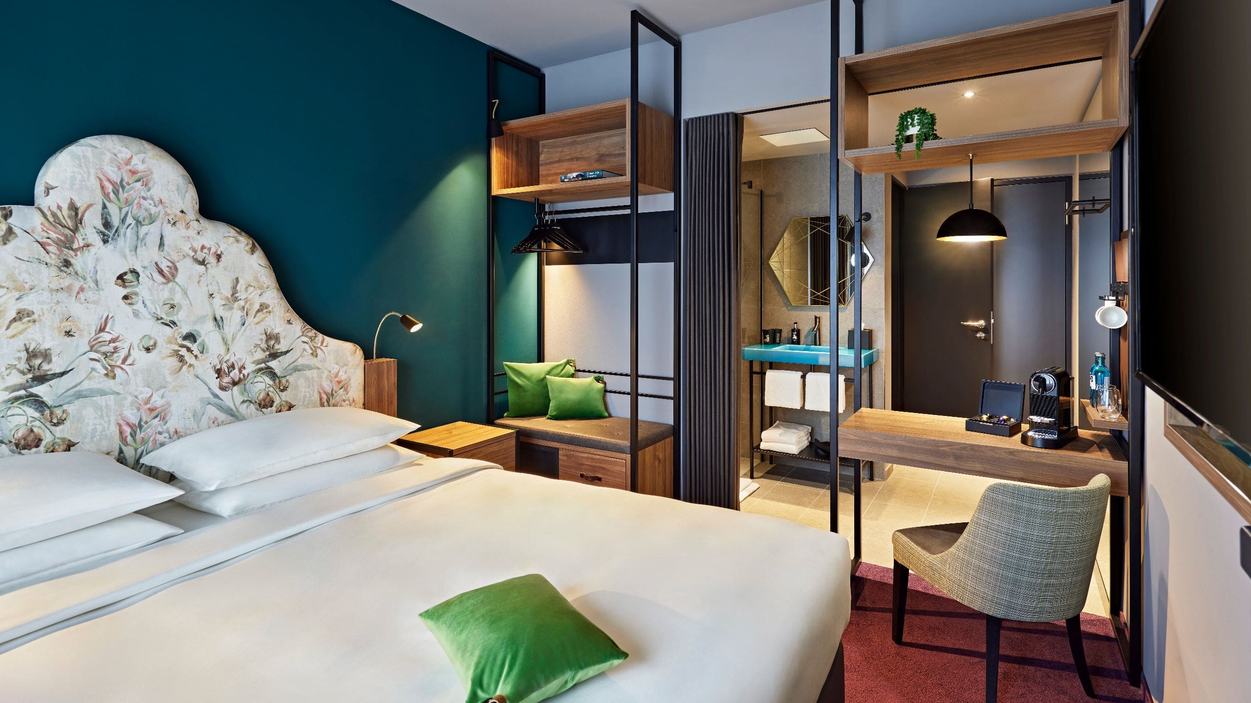 第 1，共 5 Me and All Hotel Dusseldorf Oberkassel One King Bed Pillow