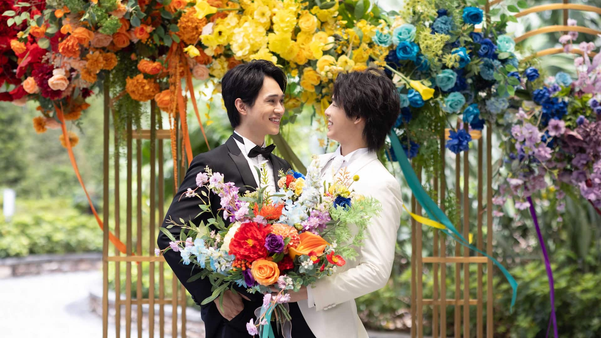 Hyatt Regency Hong Kong, Sha Tin Lgbt Couple At Salon Terrace