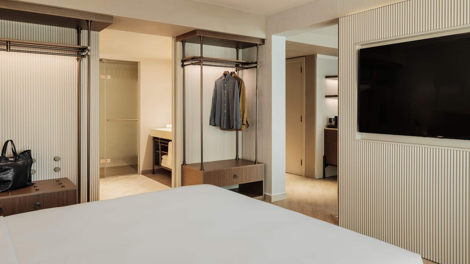 2/8 Hyatt Centric Malta One Bedroom Suite With Terrace Bed And Closet