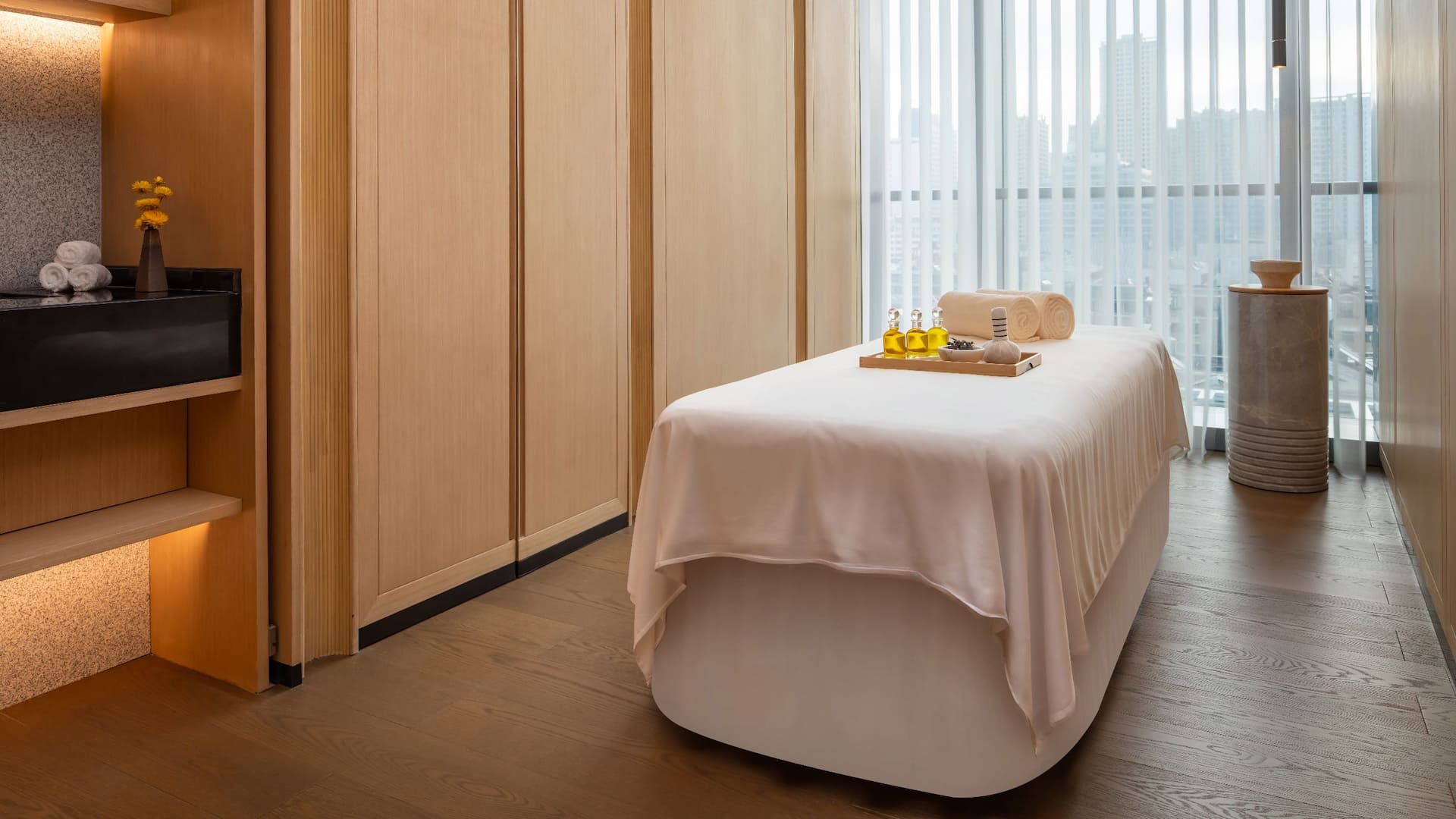 Grand Hyatt Kunming Spa Treatment Room