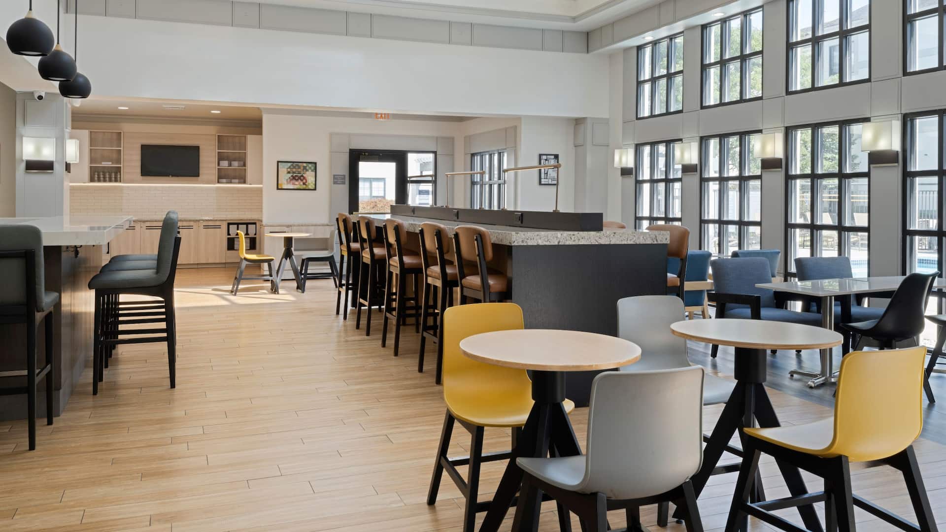 Hyatt House Parsippany/Whippany Breakfast Seating Area