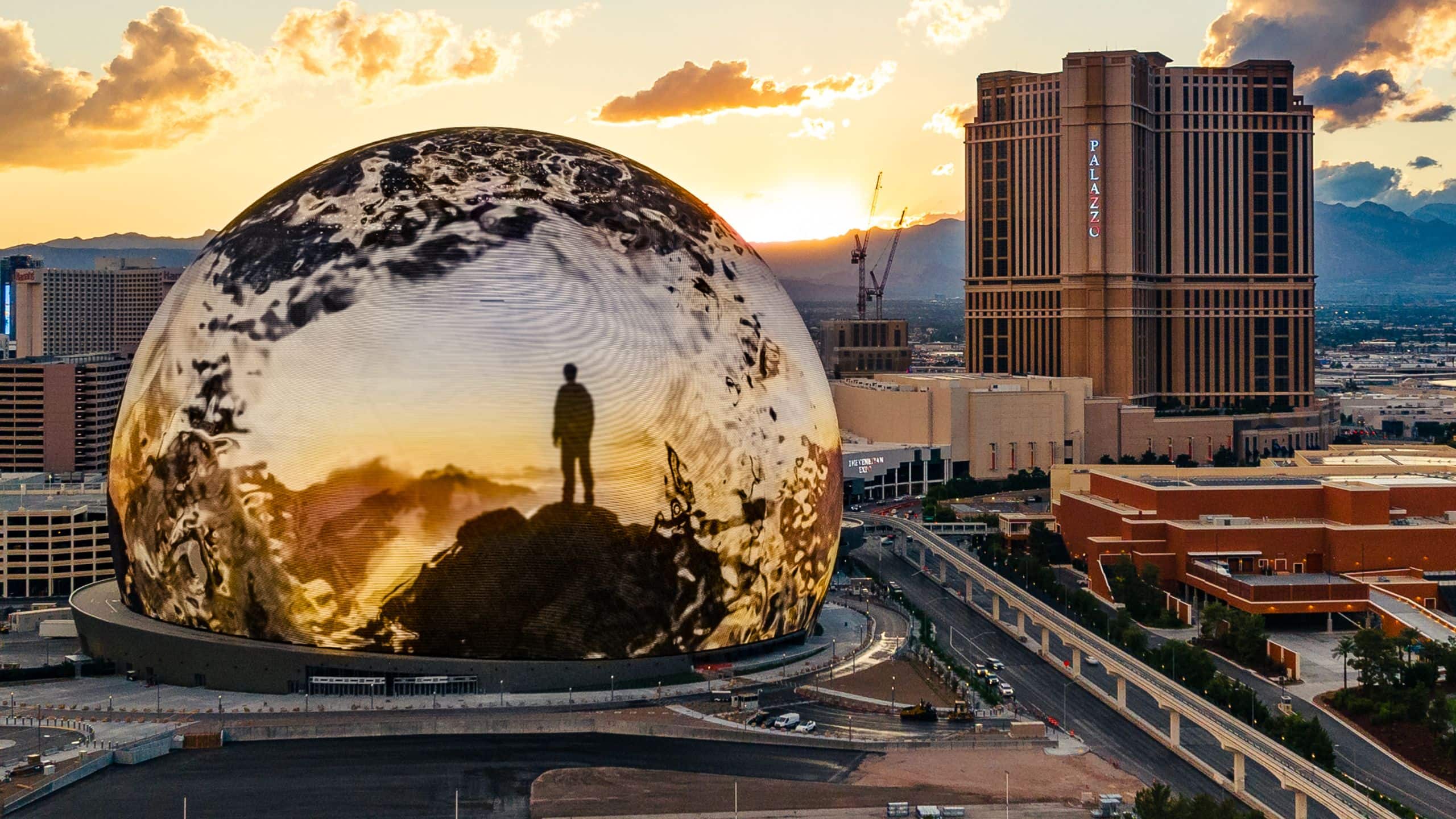 Venetian Palazzo Sphere