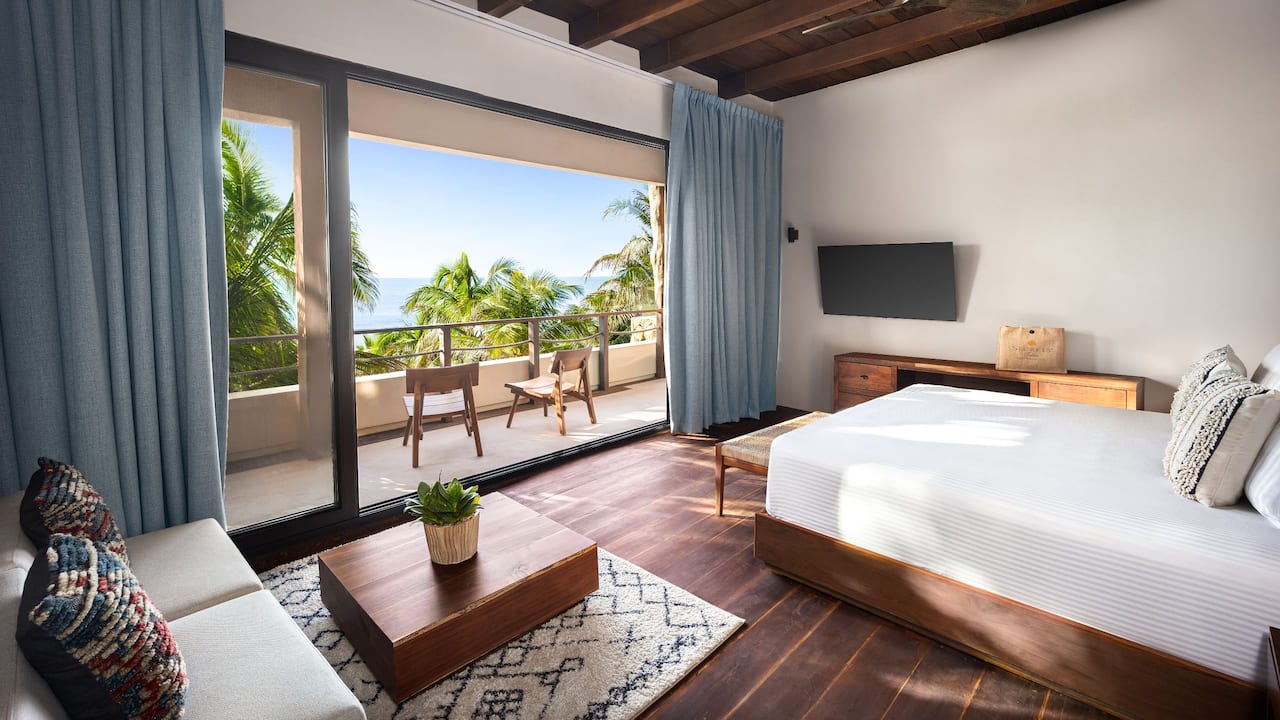 Casa Zamna Oceanfront Master Suite King
