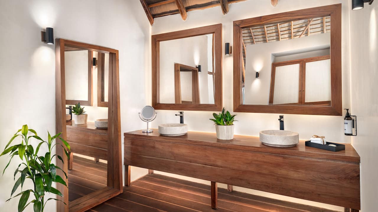 Casa Zamna Presidential Oceanfront Bathroom