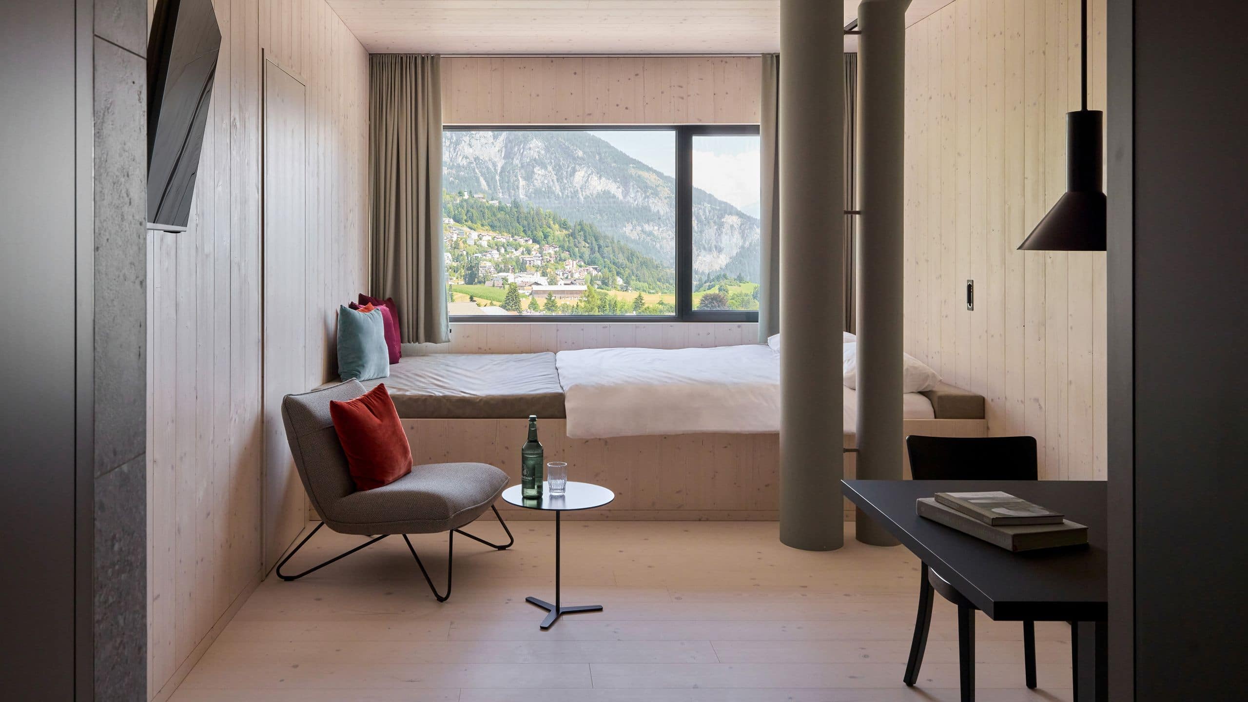 me and all hotel flims 1 Twin Bed