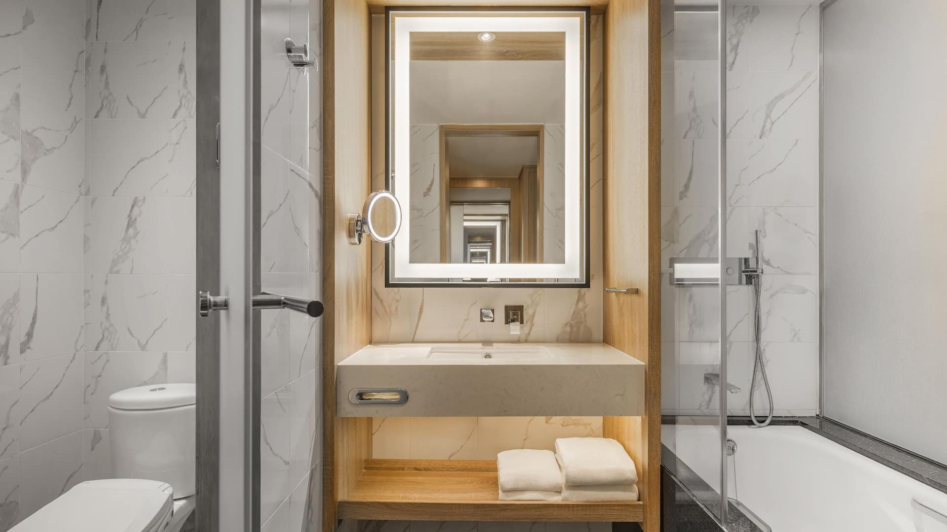2 de 3 Hyatt Regency Taoyuan International Airport Club Access Room Bathroom
