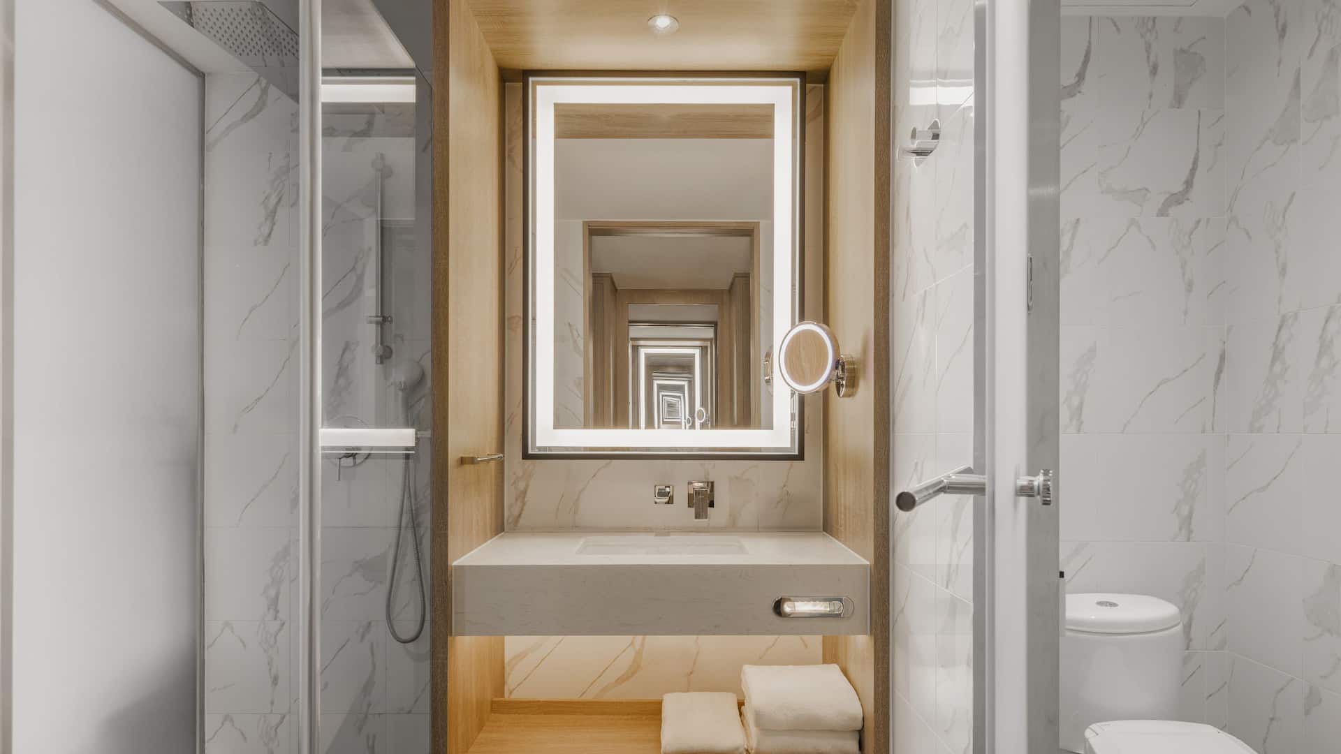 2 de 2 Hyatt Regency Taoyuan International Airport Deluxe Room Bathroom
