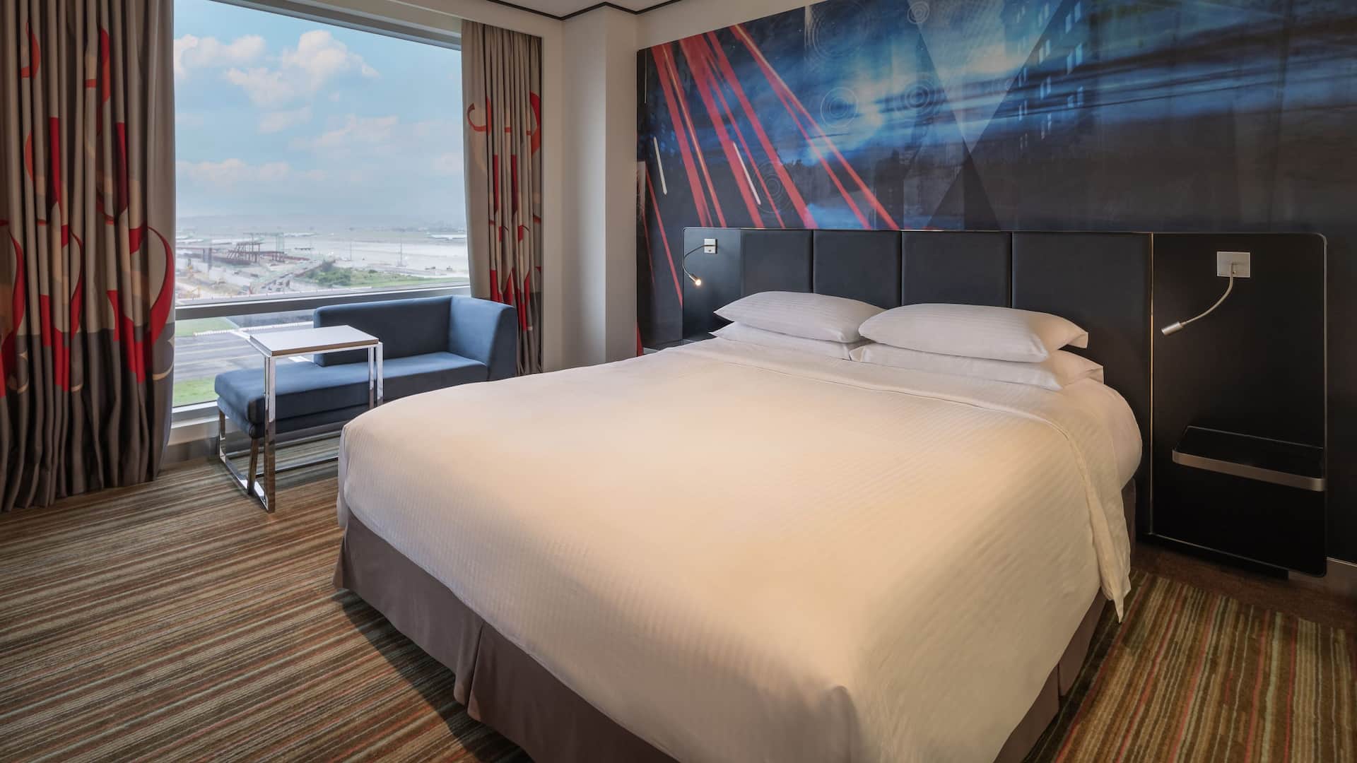 Hyatt Regency Taoyuan International Airport Suite Bedroom