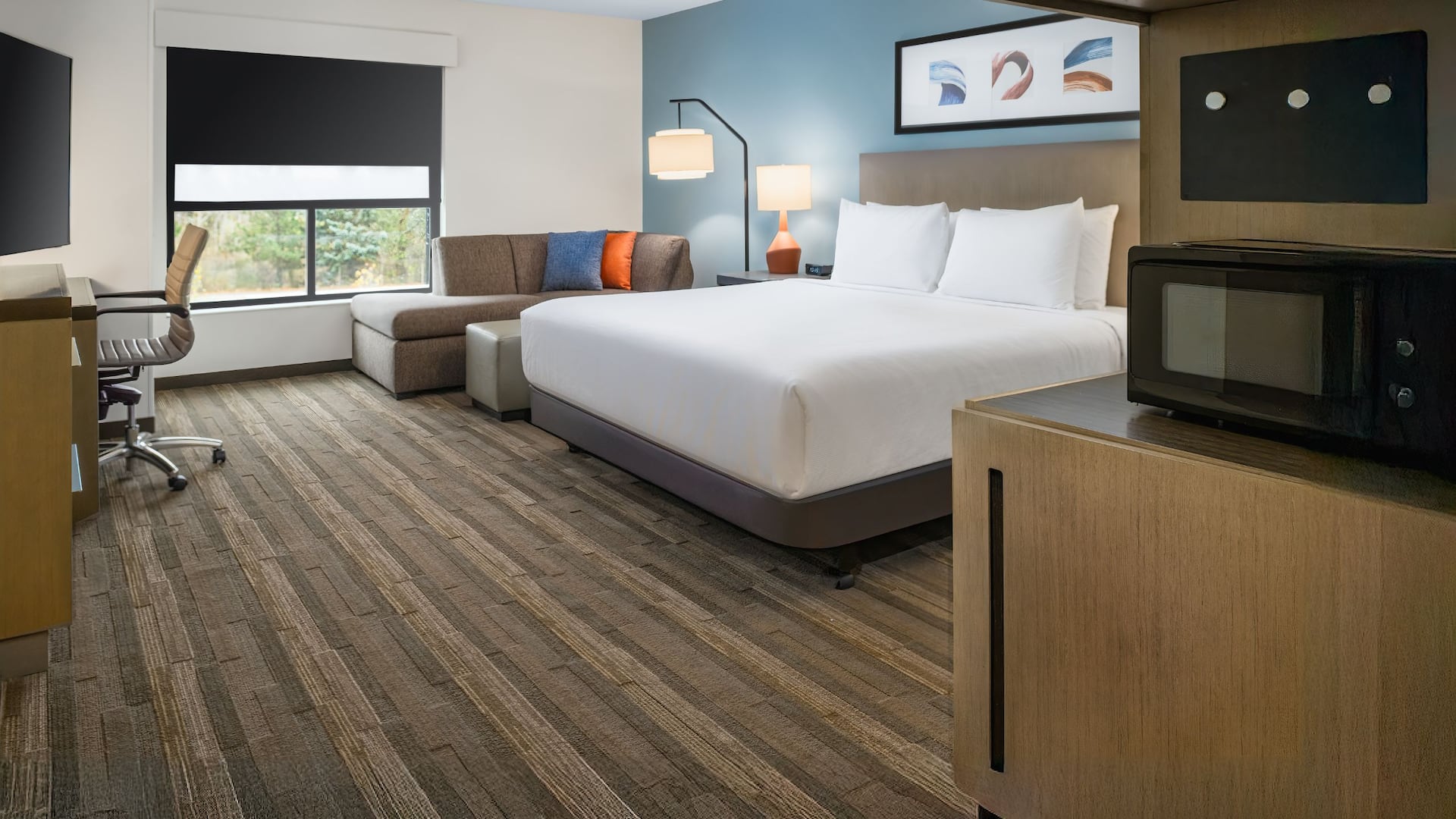 第 1，共 3 Hyatt House Auburn Hills / Detroit Accessible King Den Guestroom Wide View