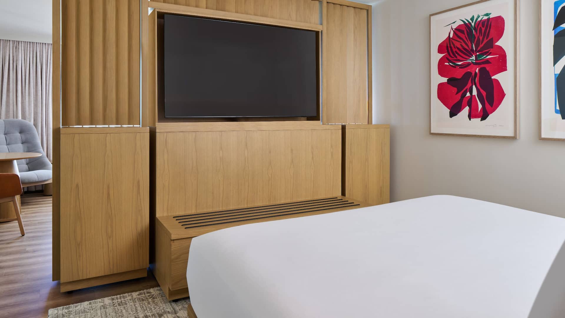 6/11 Hyatt Regency Waikiki Beach Resort and Spa One King Bed Jr Suite Bed Tv Console