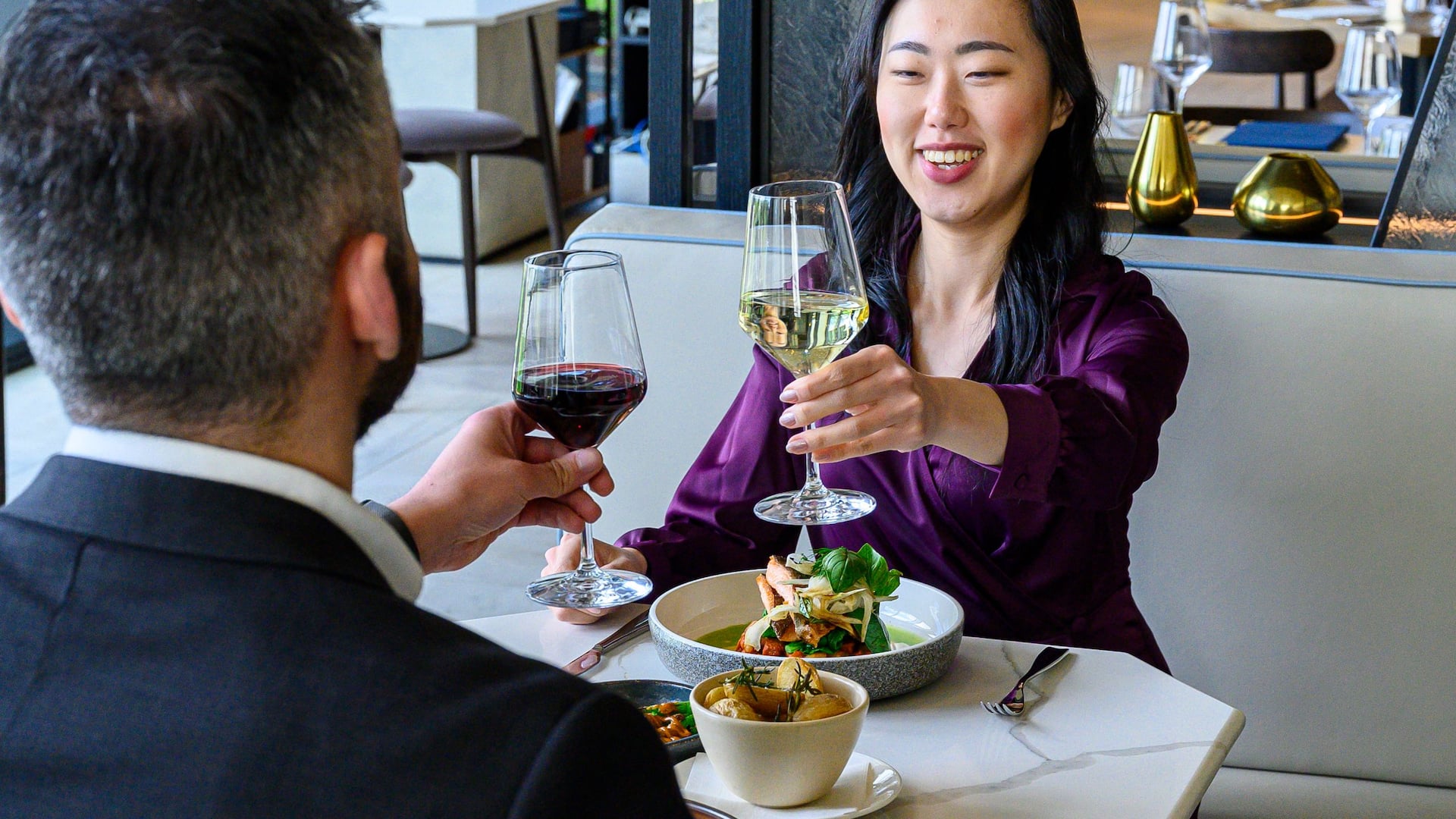 Hyatt Place Melbourne Caribbean Park Archies Farm Restaurant Bar Couple Talking