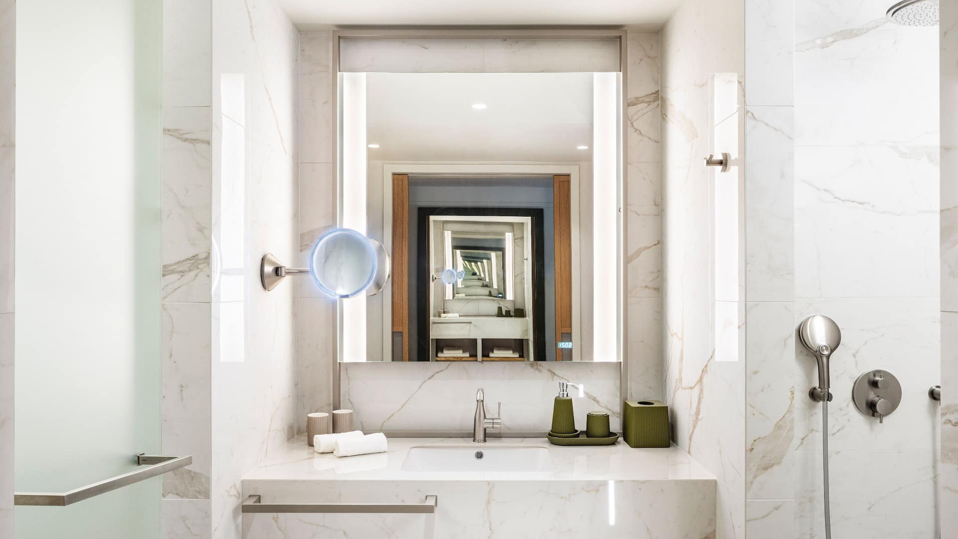 3 de 4 Hyatt Regency Zadar King Bed With Balcony Deluxe Bathroom