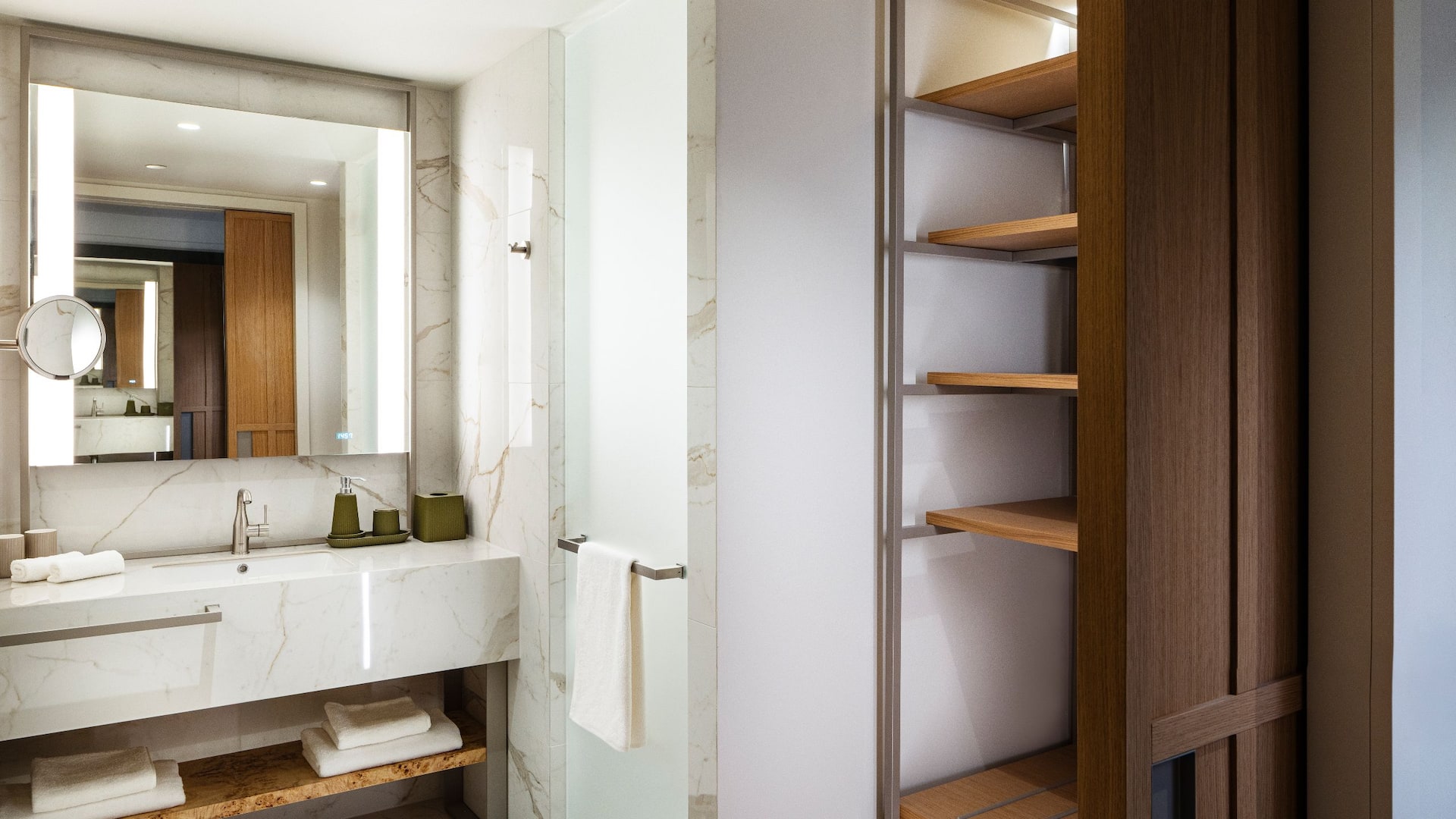 4 de 4 Hyatt Regency Zadar King Bed With Balcony Deluxe Bathroom Closet