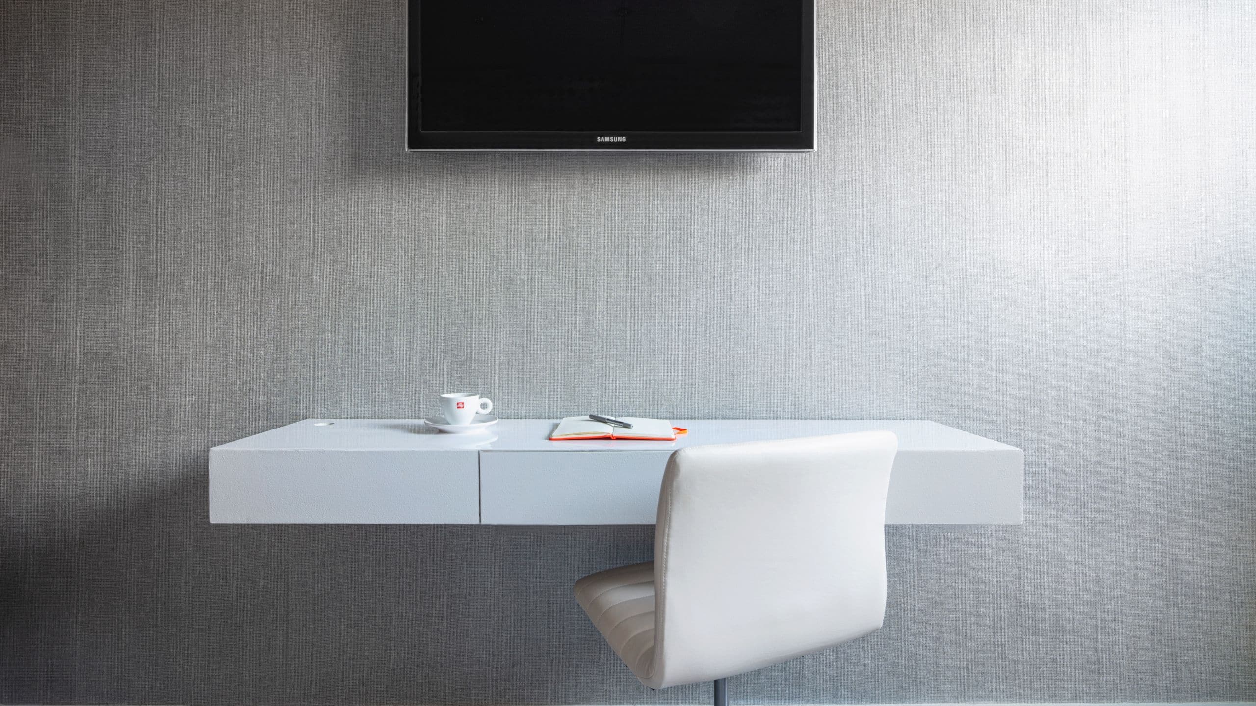 2 de 3 Dream Downtown Desk