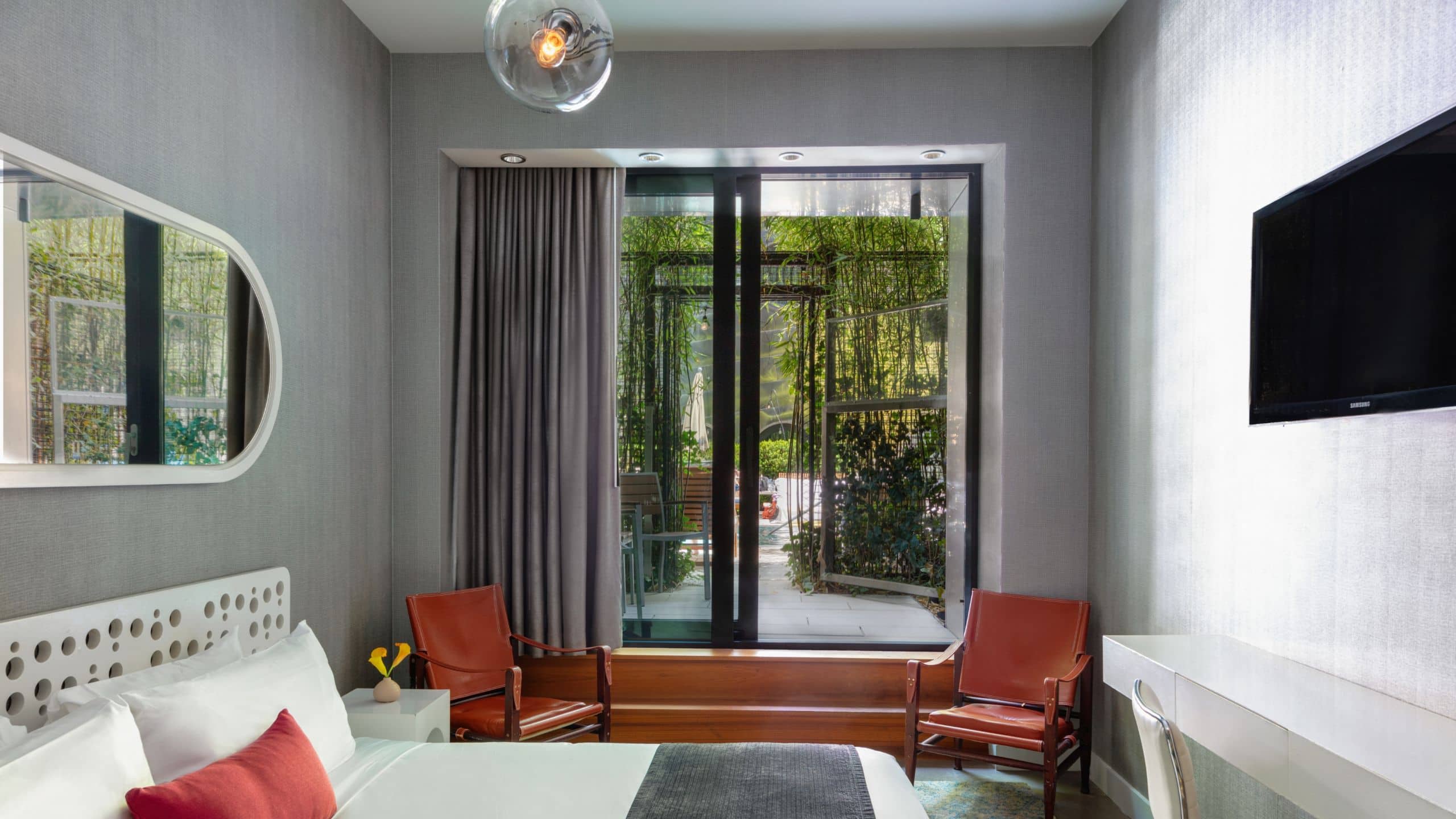 2 de 5 Dream Downtown King Bed Pool Access Patio