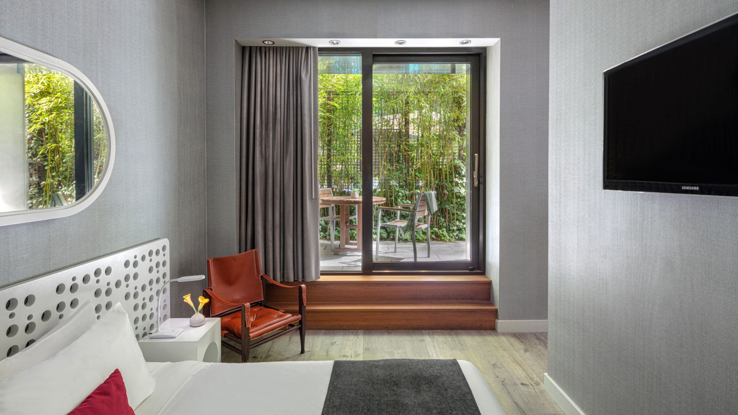 Dream Downtown Platinum Pool Suite Bedroom