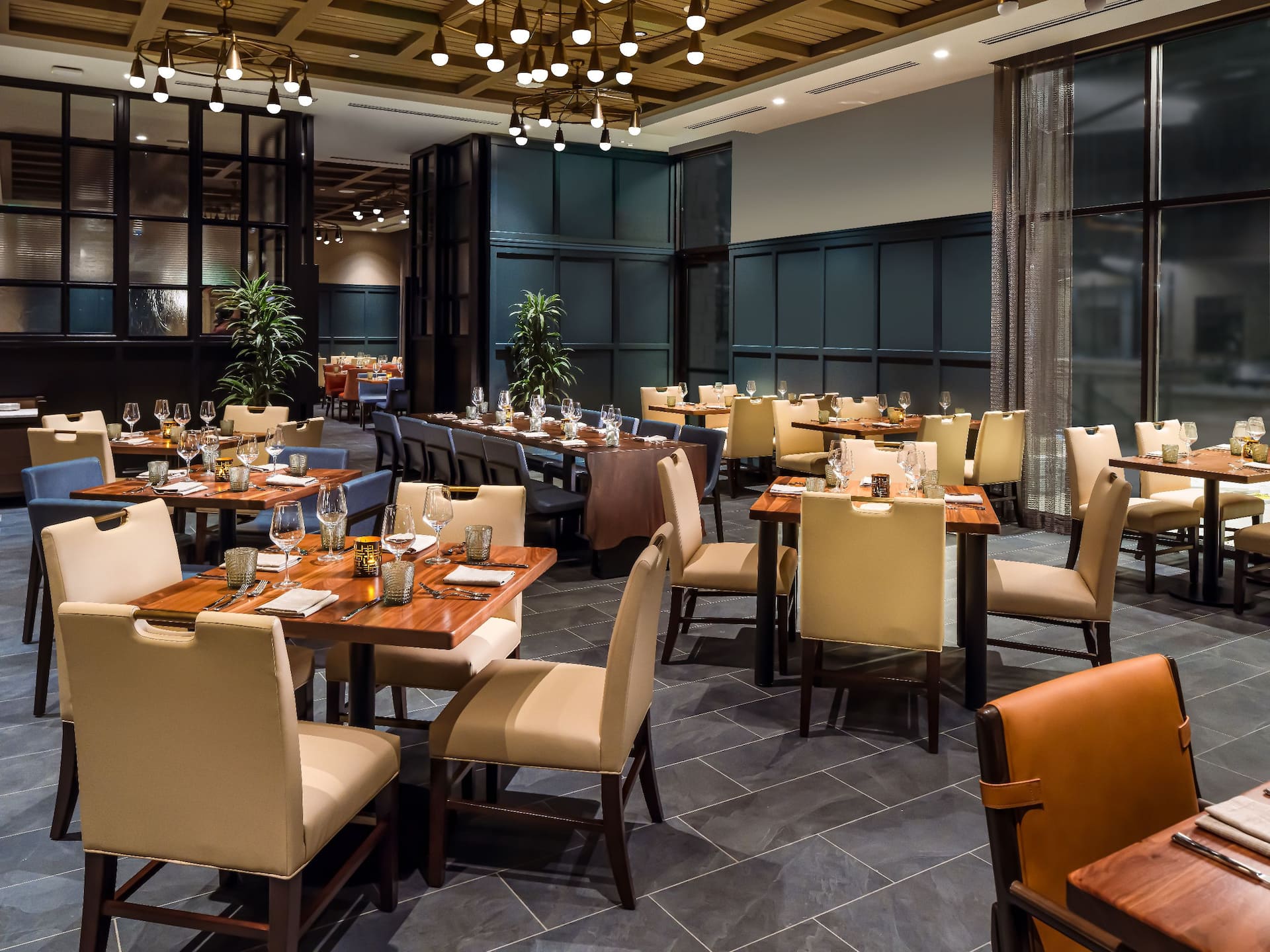 Grand Hyatt Deer Valley Remington Hall Dining Area