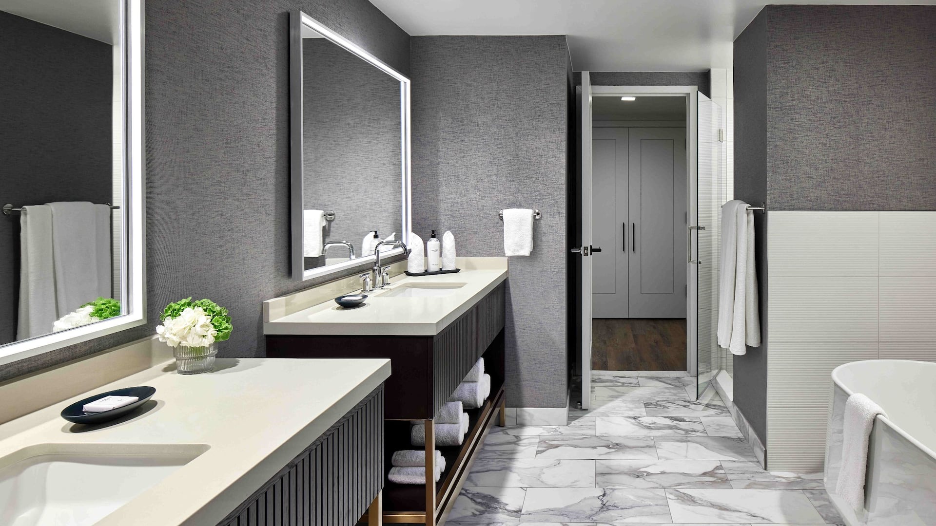 Grand Hyatt Washington Grand Suite Bathroom