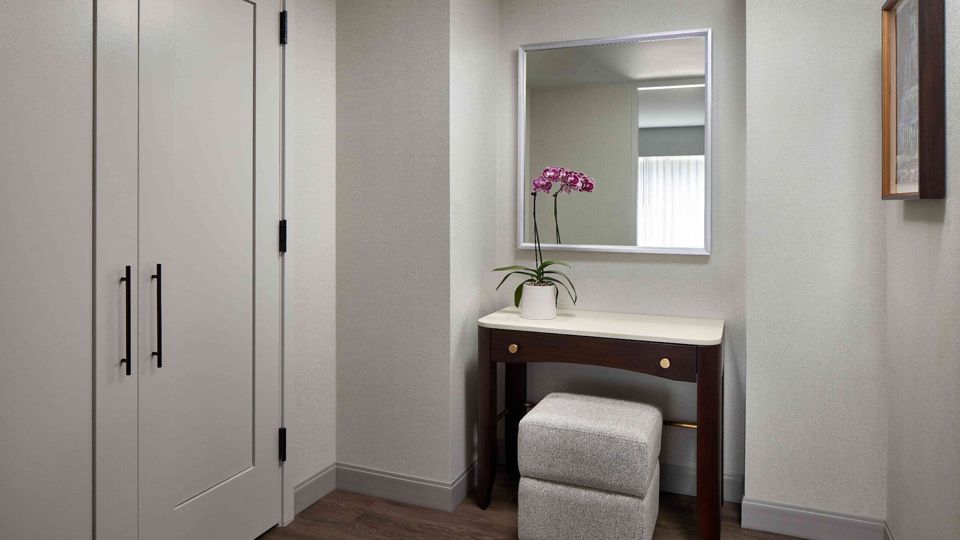 Grand Hyatt Washington Grand Suite Vanity Seating