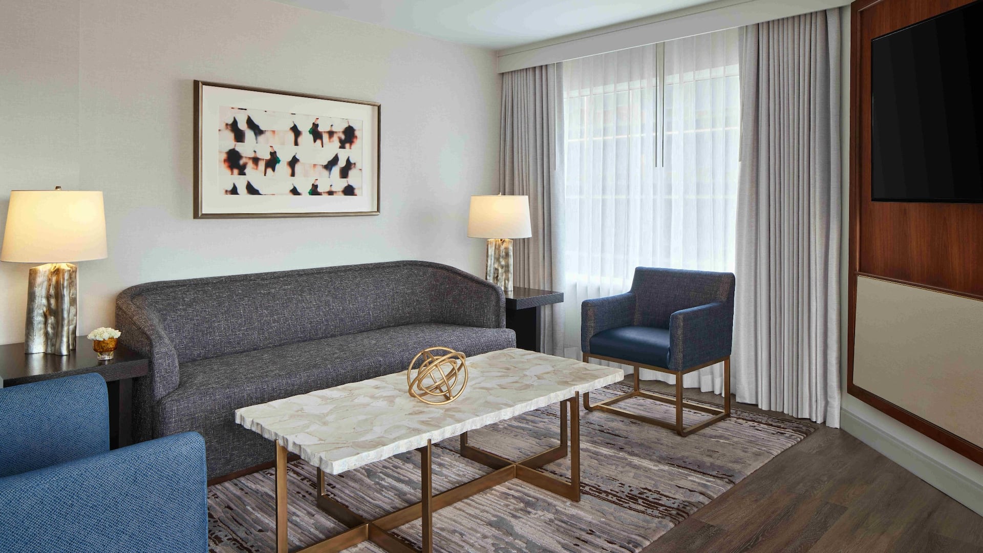 Grand Hyatt Washington Lincoln Suite Seating Area