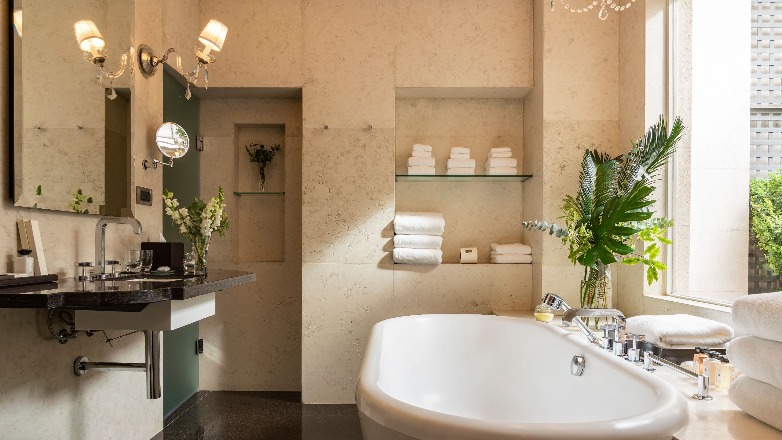 4 de 5 Palacio Duhau - Park Hyatt Buenos Aires Boudoir Suite Bathroom