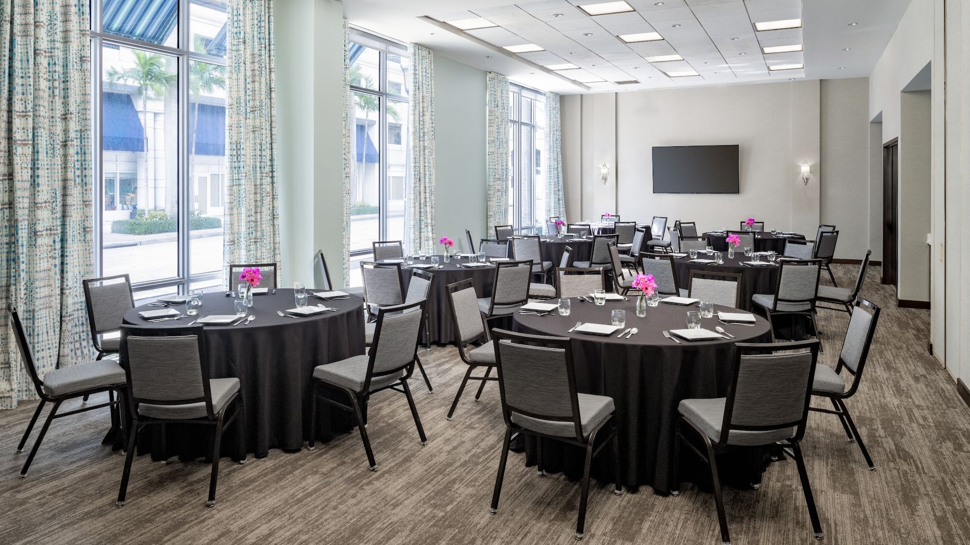 Hyatt Place West Palm Beach/Downtown Flagler Room Rounds