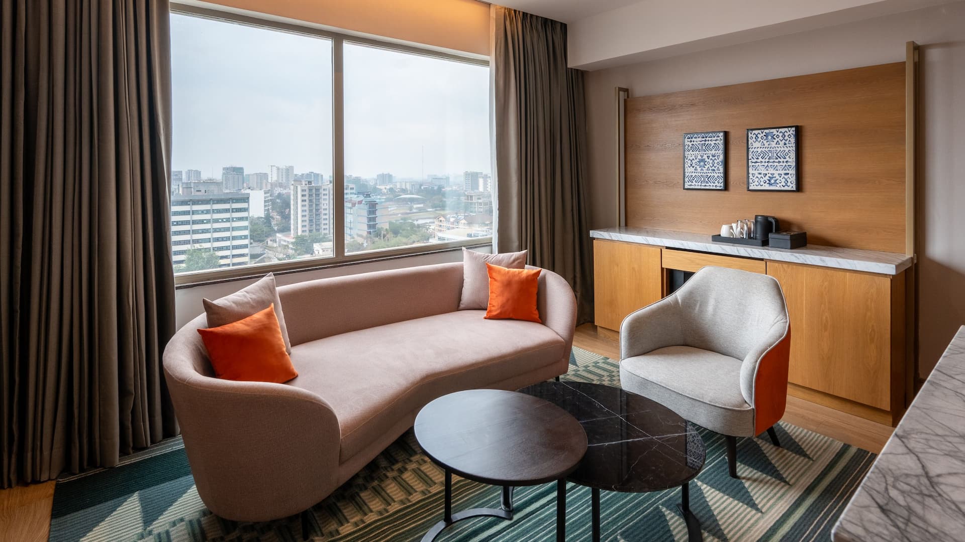3/6 Hyatt Regency Nairobi Westlands Deluxe King City View Living Area