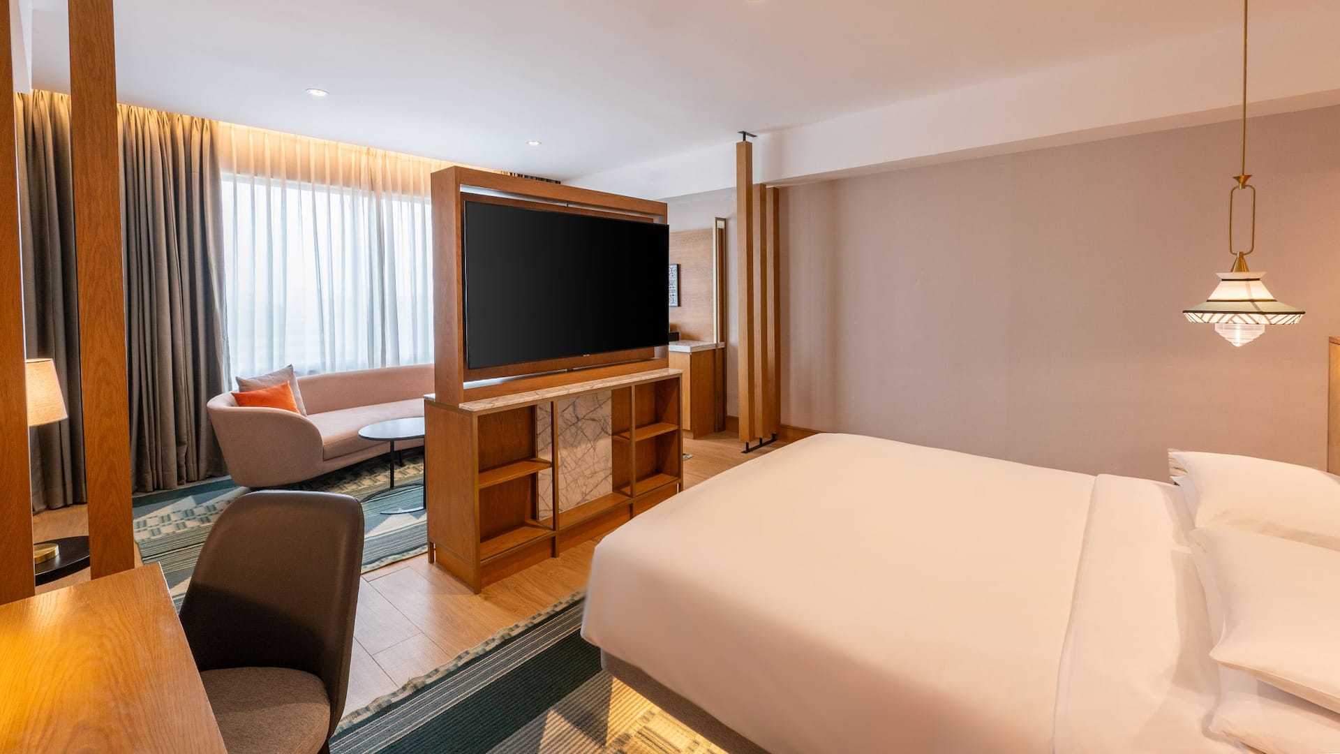 2/6 Hyatt Regency Nairobi Westlands Deluxe King City View Room