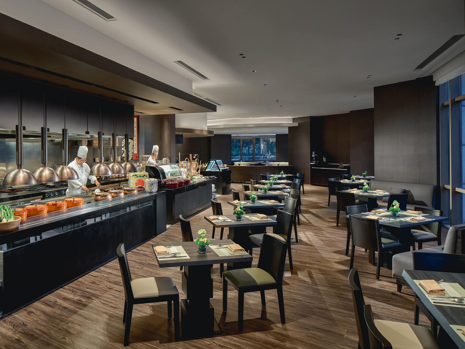 Hyatt on the Bund, Shanghai Aroma Restaurant Buffet Dining Area