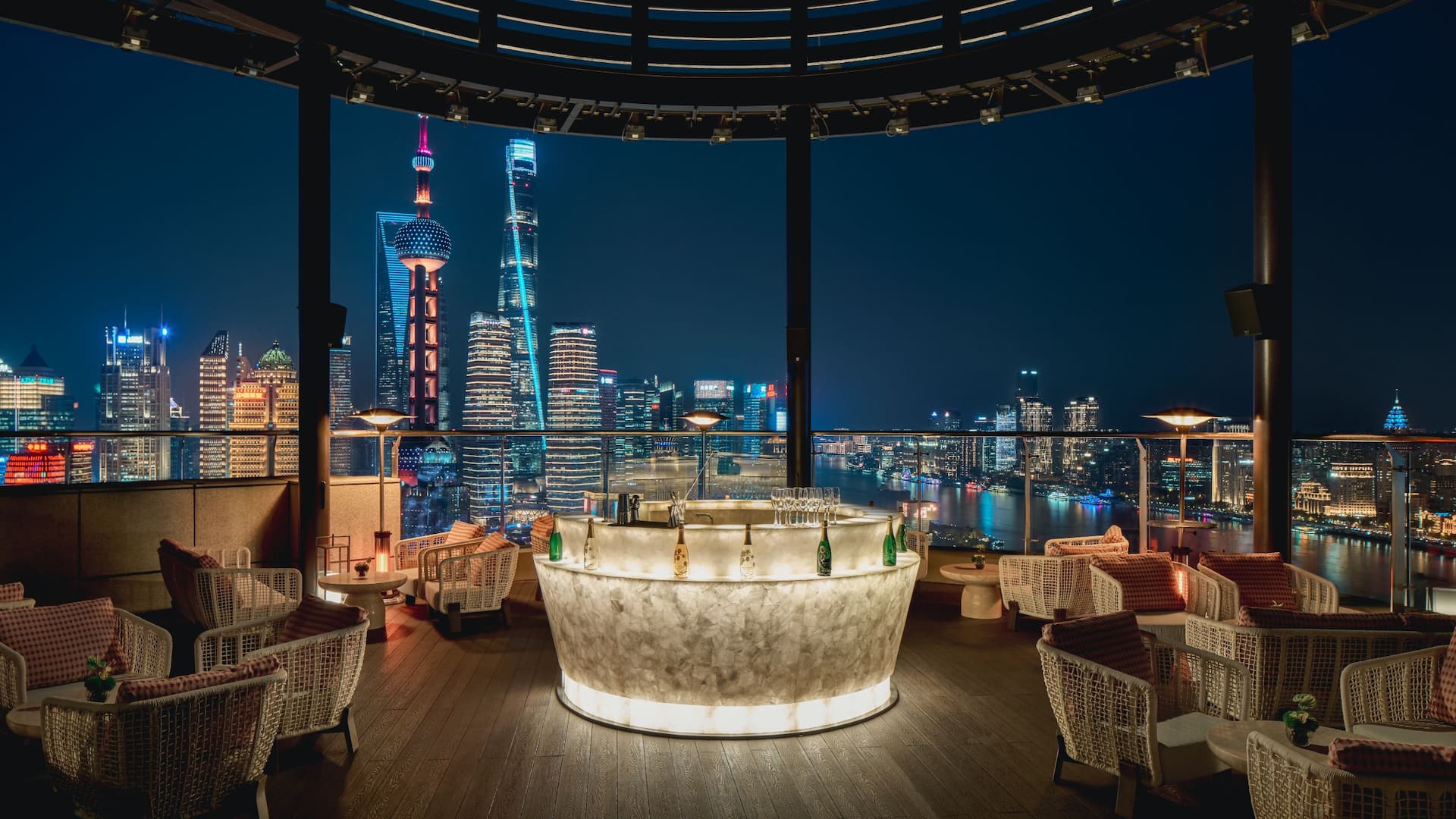 Hyatt on the Bund, Shanghai Vue Bar City View Night