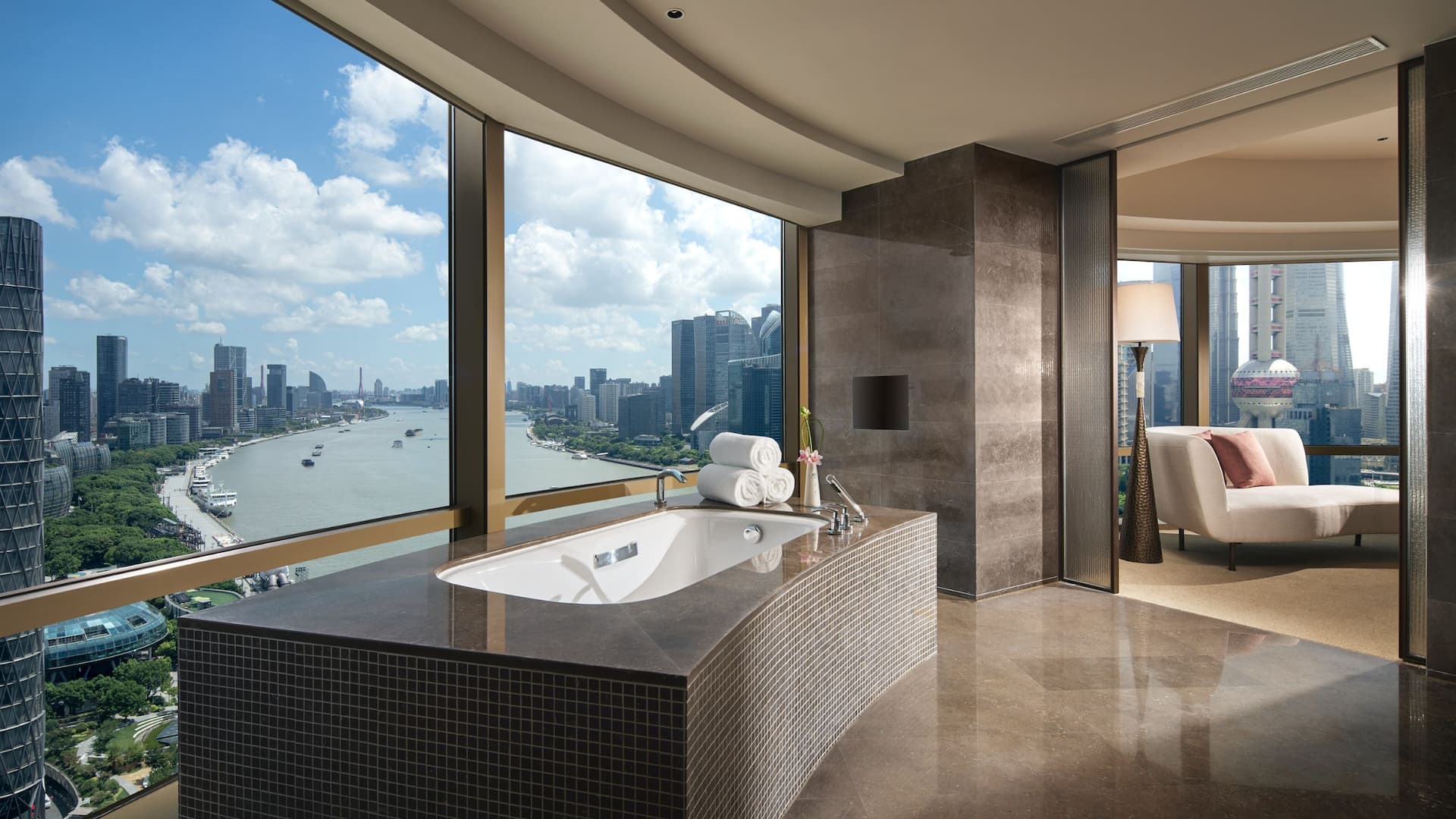 2/2 Hyatt on the Bund, Shanghai Diplomat Suite King Restroom