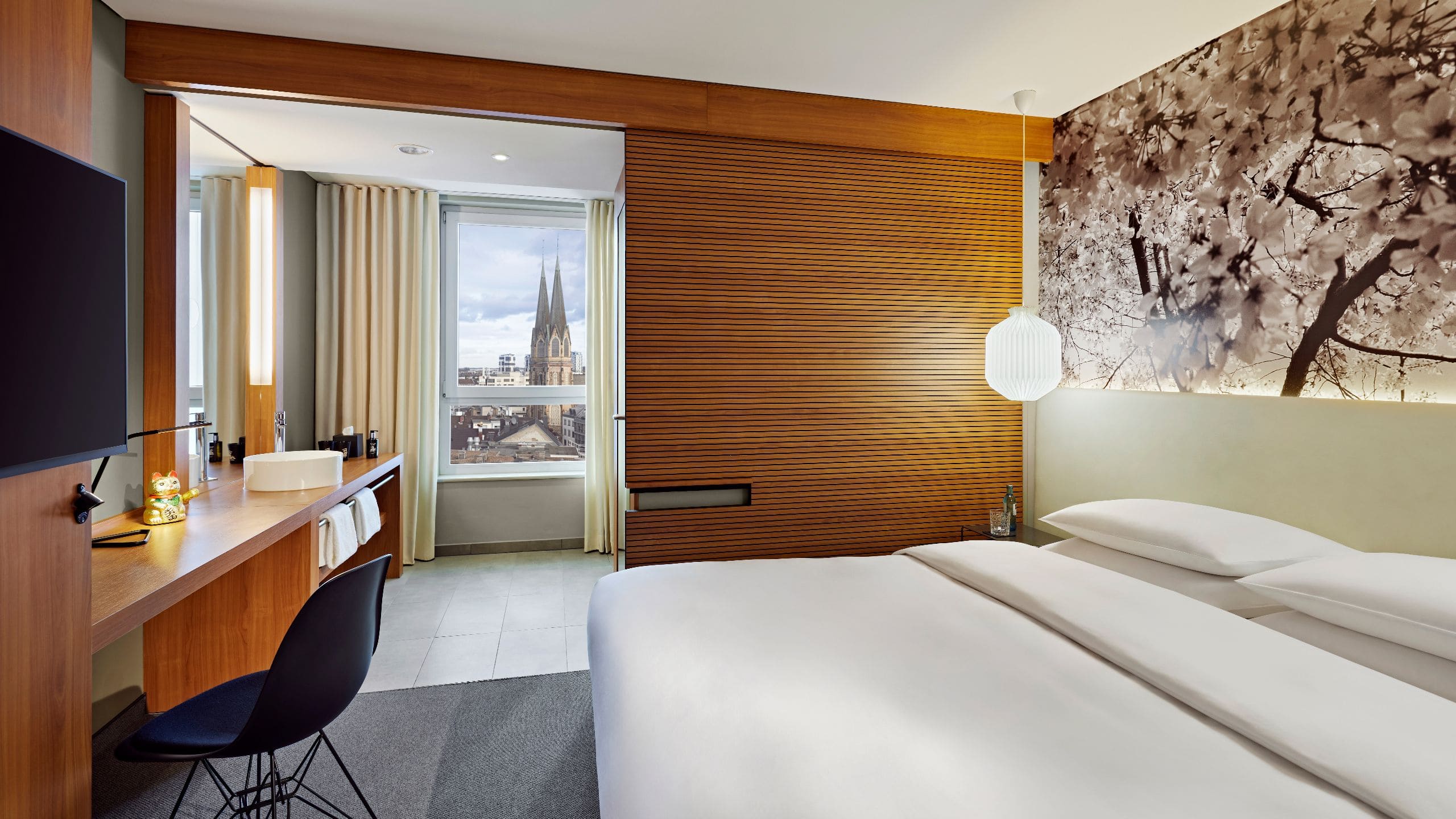 Me and All Hotel Dusseldorf One King Bed City View Overview