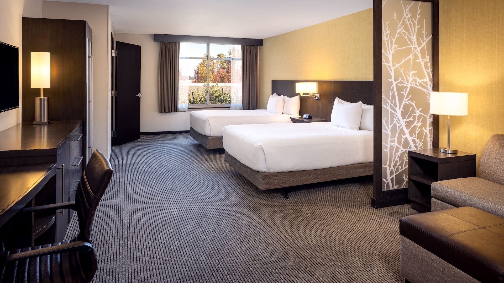 Hyatt Place Santa Cruz Accessible Queen Guestroom