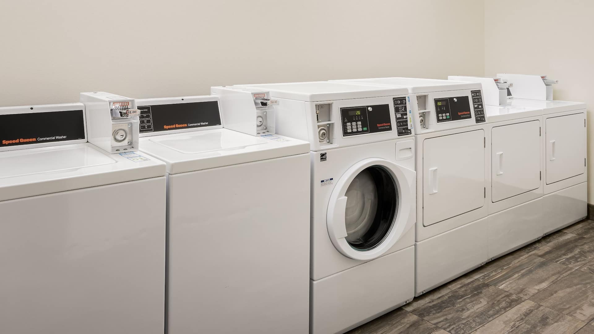 Hyatt Place Santa Cruz Guest Laundry