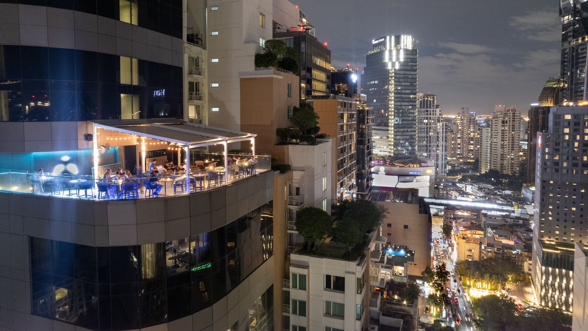 Hyatt Place Bangkok Sukhumvit 24 Aire Bar Sukhumvit Side