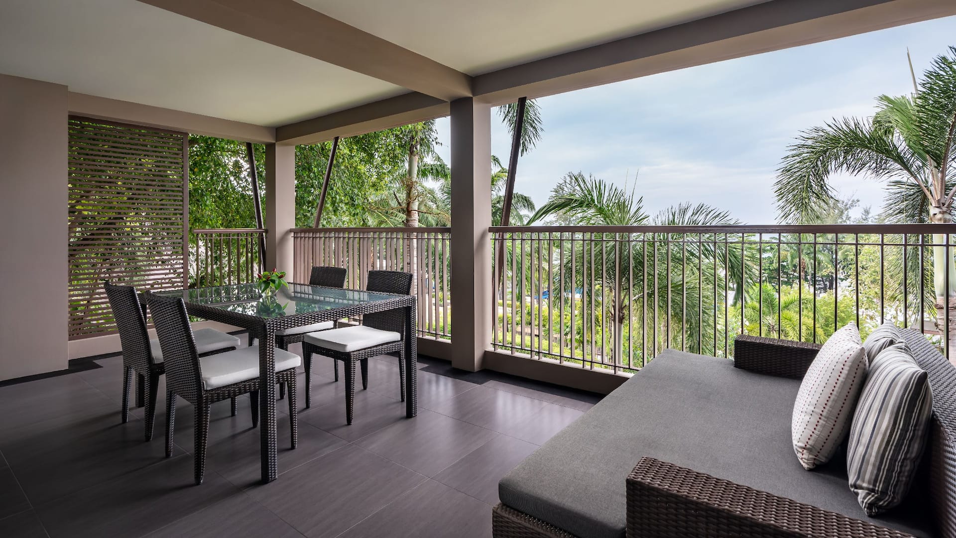3 จาก 5 Hyatt Regency Phuket Resort Two Bedroom Regency Suite Terrace Garden View Area