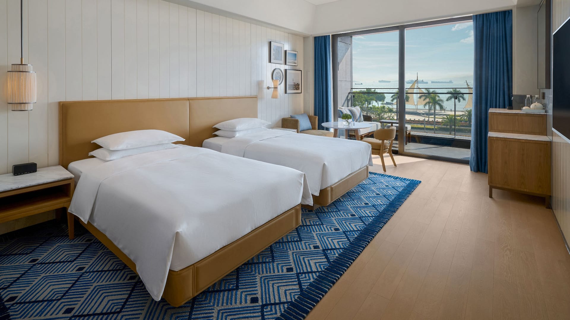 第 1，共 3 Hyatt Centric Ocean Front Xiamen Two Twin Beds Sea View Balcony Premium