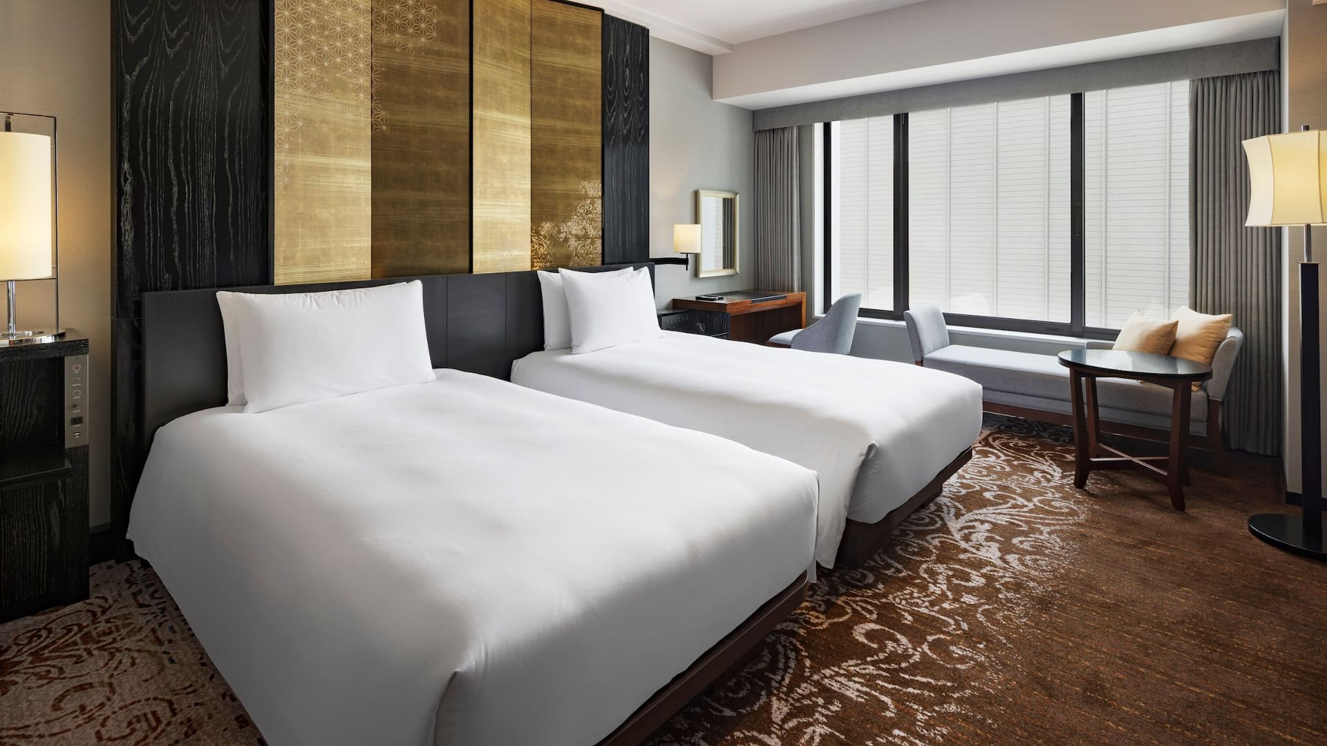 1 de 2 Hyatt Regency Yokohama Guestroom Twin Beds