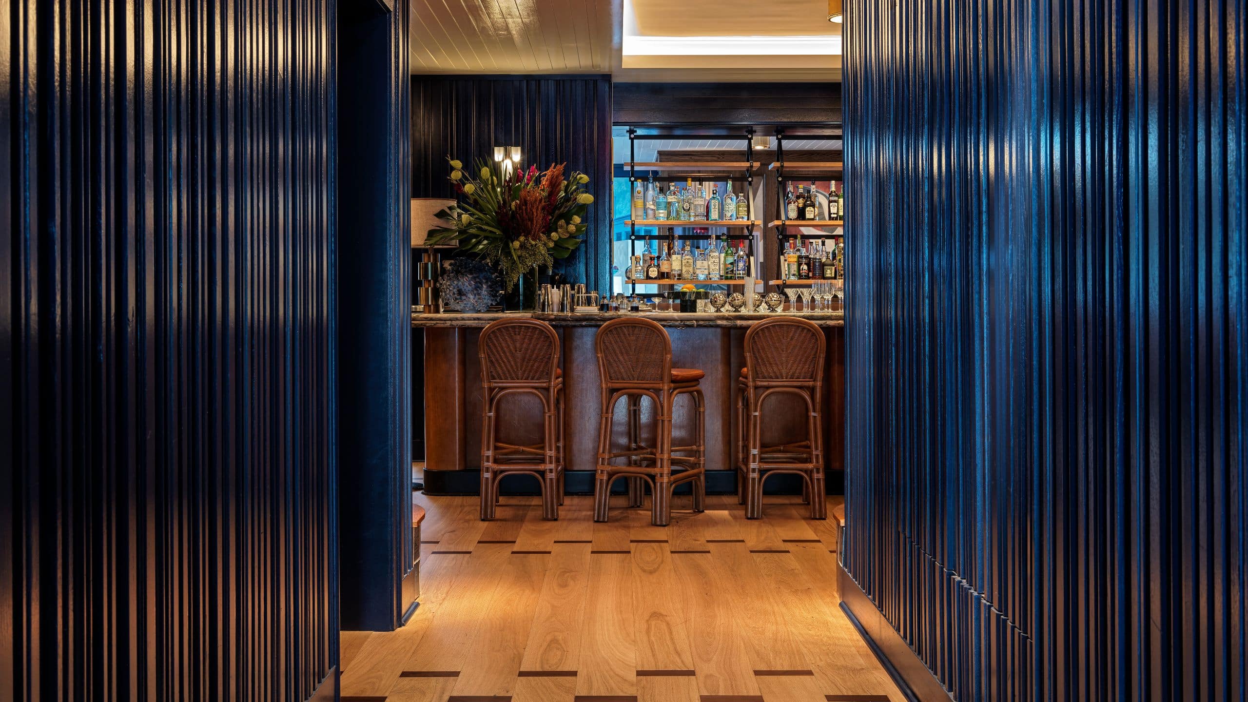The Manner The Otter Bar