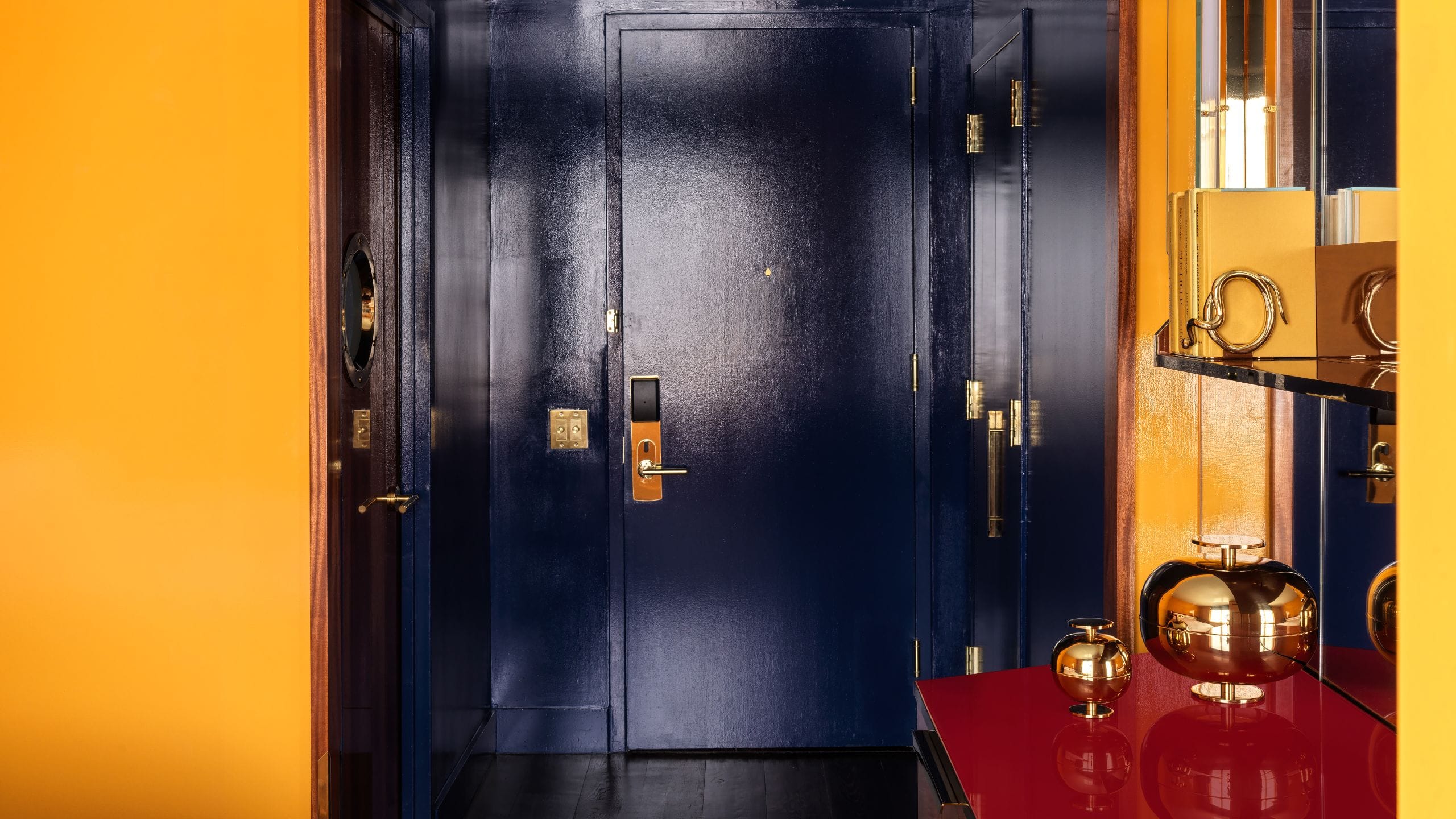 The Manner King Basic Door