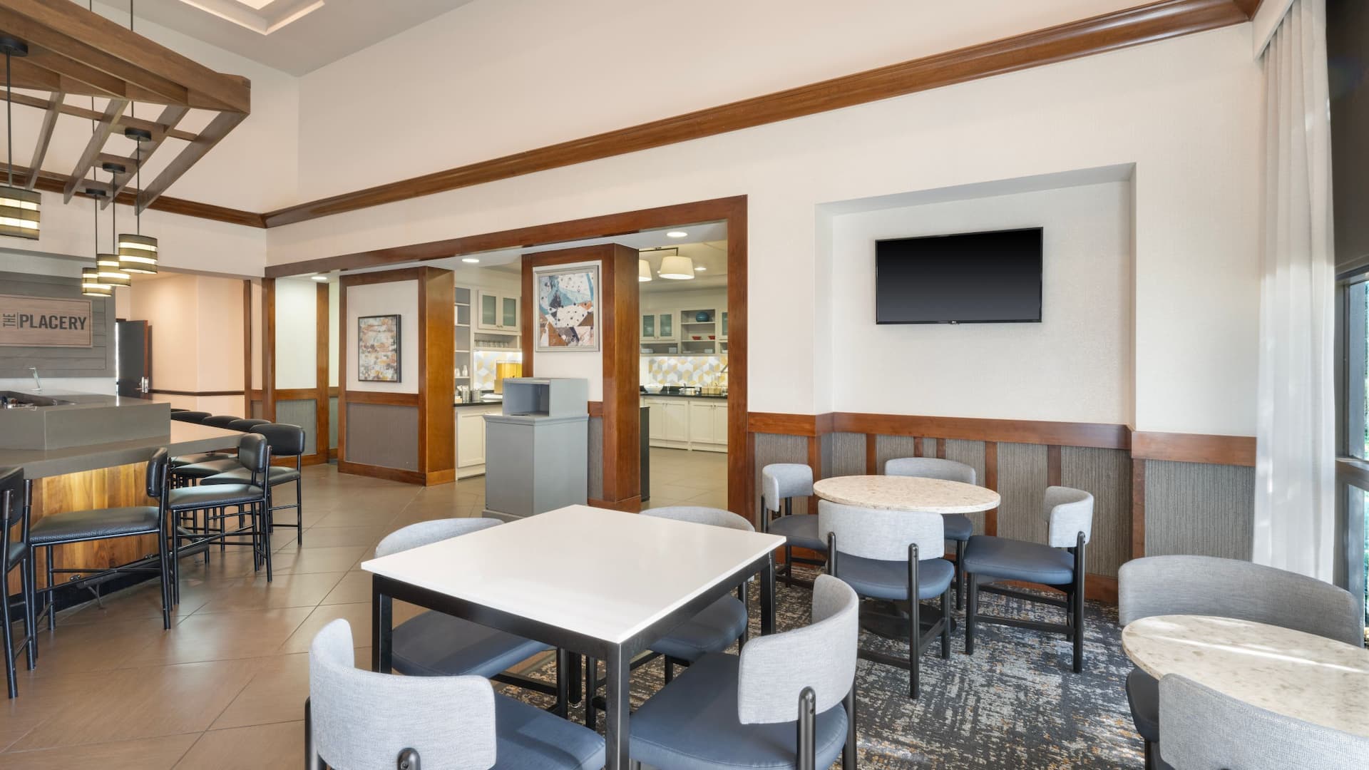 Hyatt Place Lakeland Center Breakfast Seating
