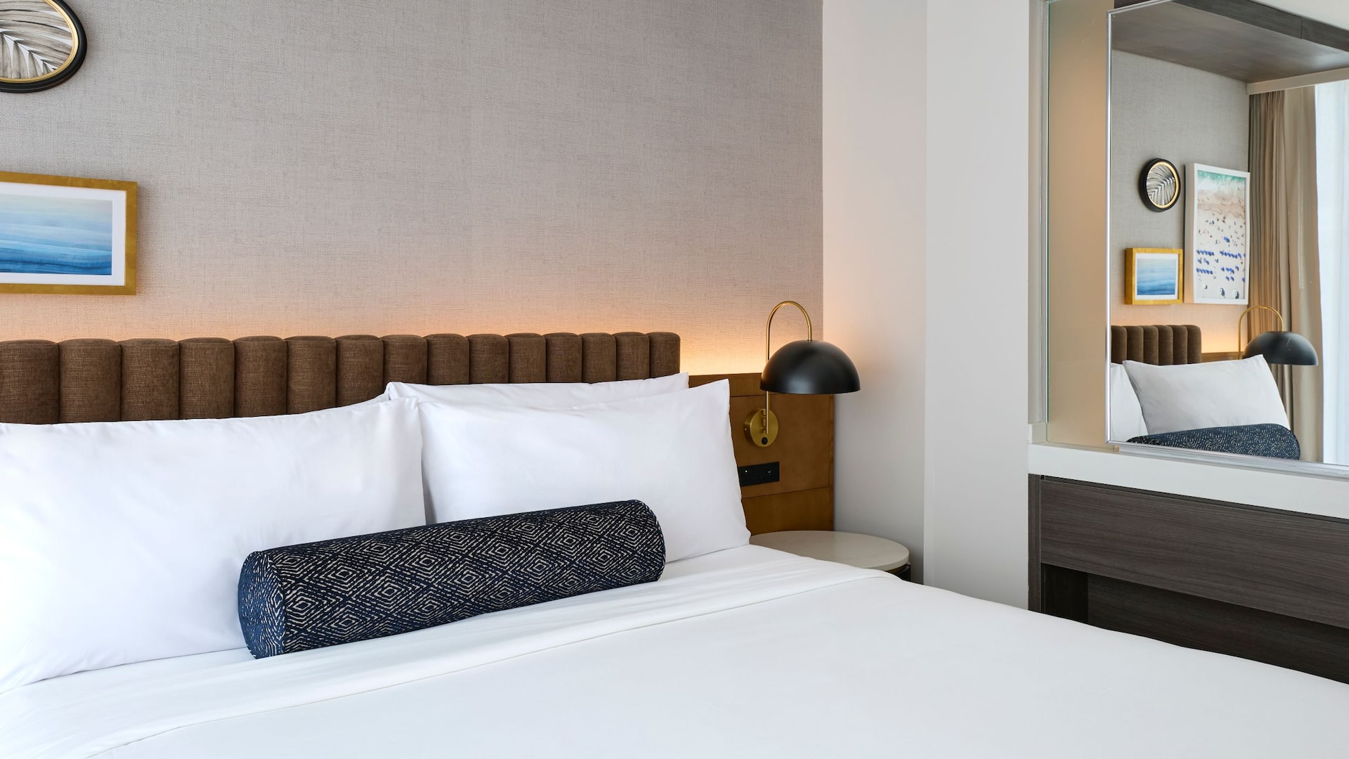 3 of 5 Hyatt Centric South Beach Miami King Standard Bed Detail