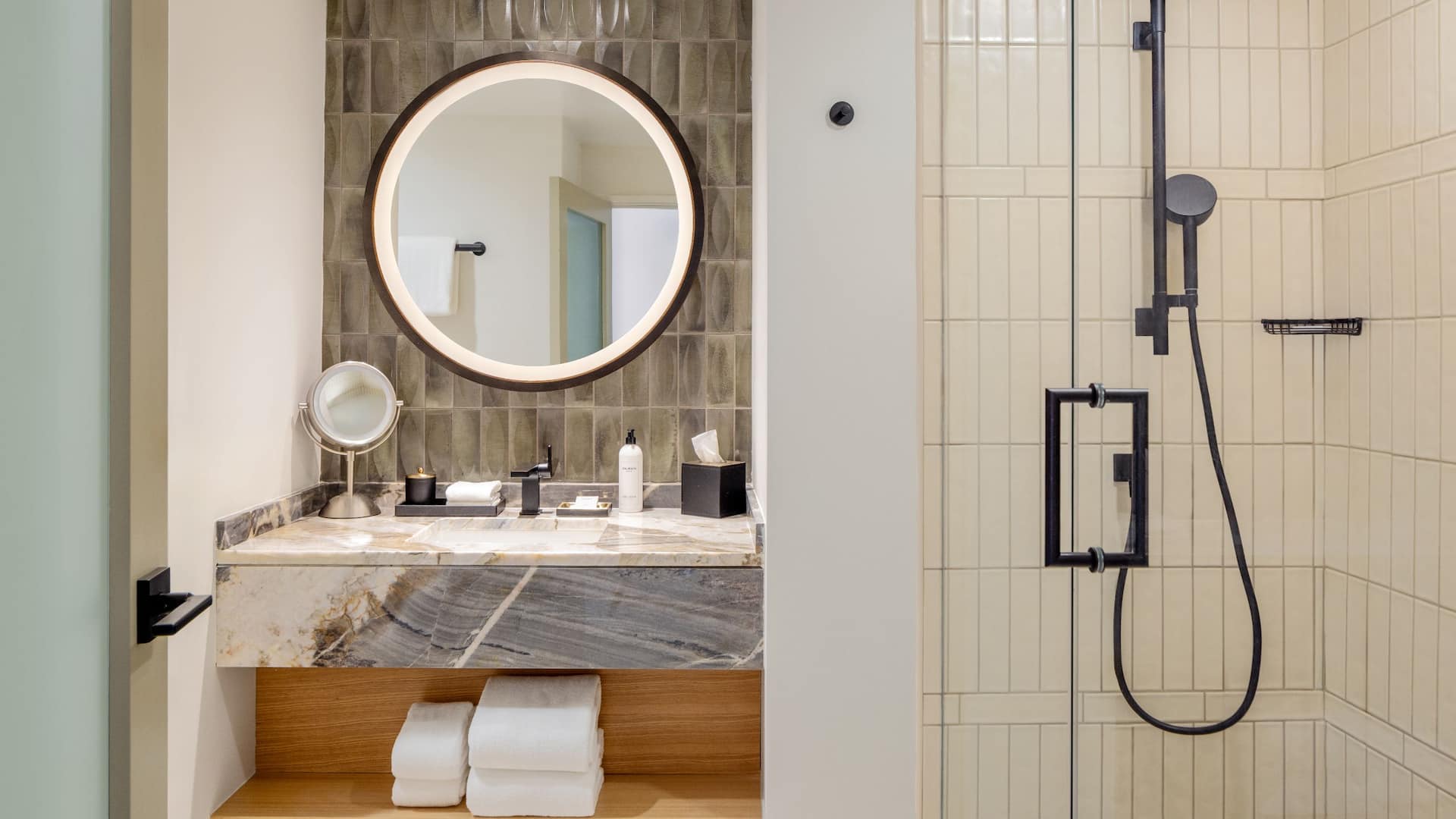 2 of 3 Grand Hyatt Scottsdale Resort Bathroom With Shower