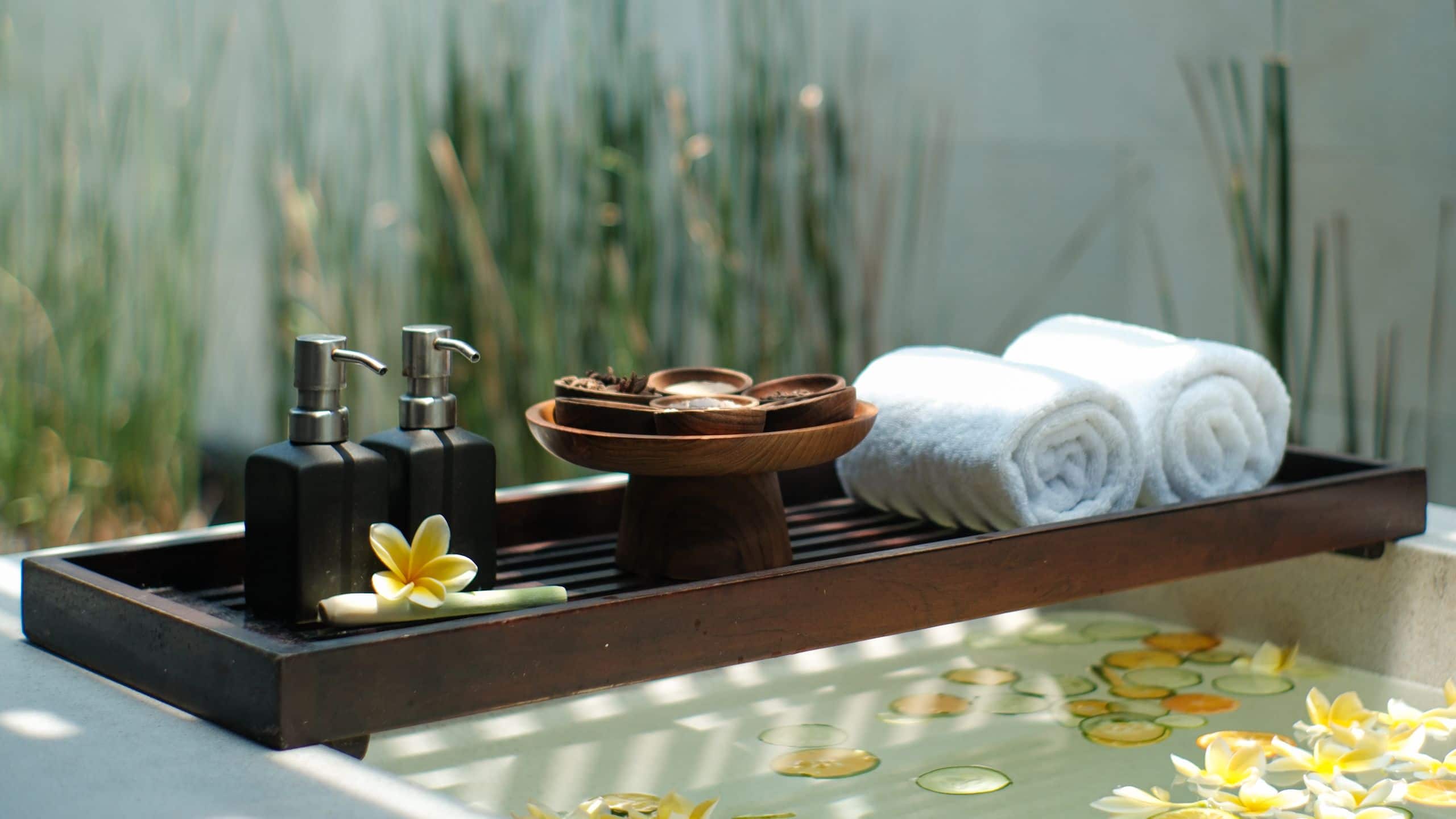 Alila Villas Uluwatu Bathtub Details