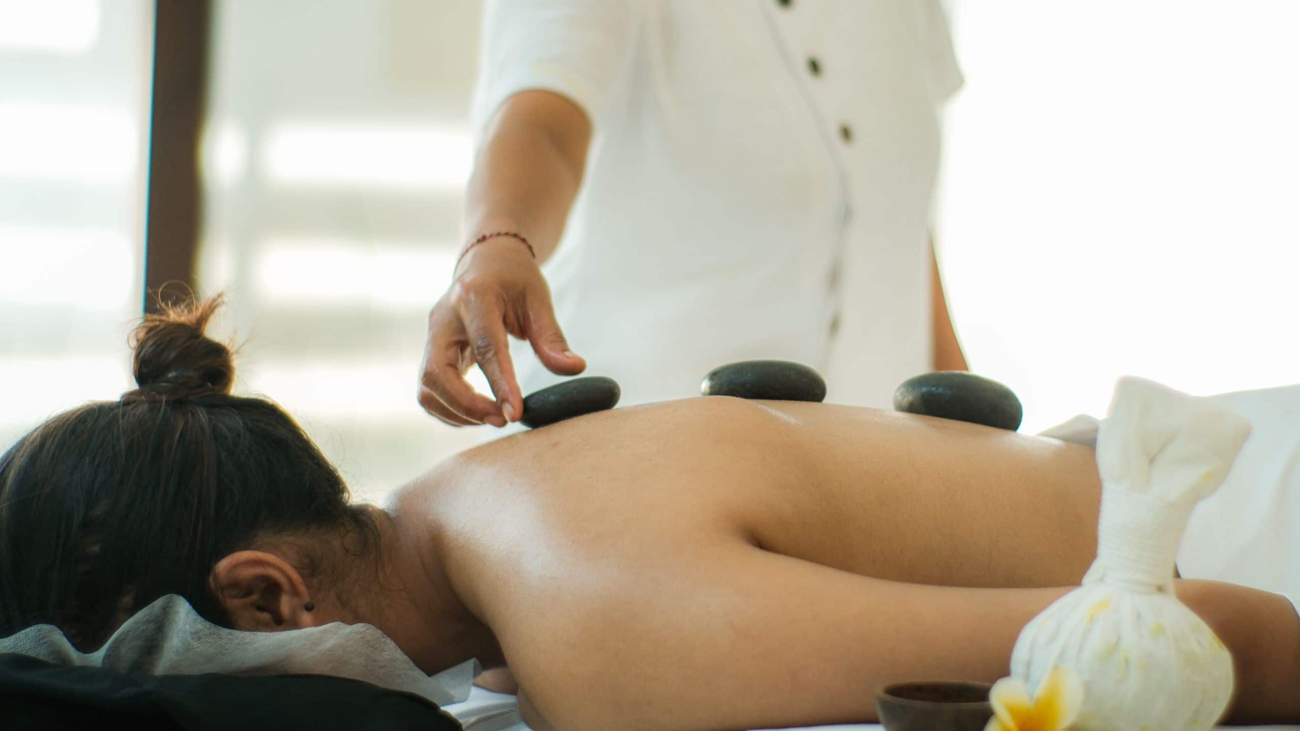 Alila Villas Uluwatu Warm-Stone-Therapy-Treatment
