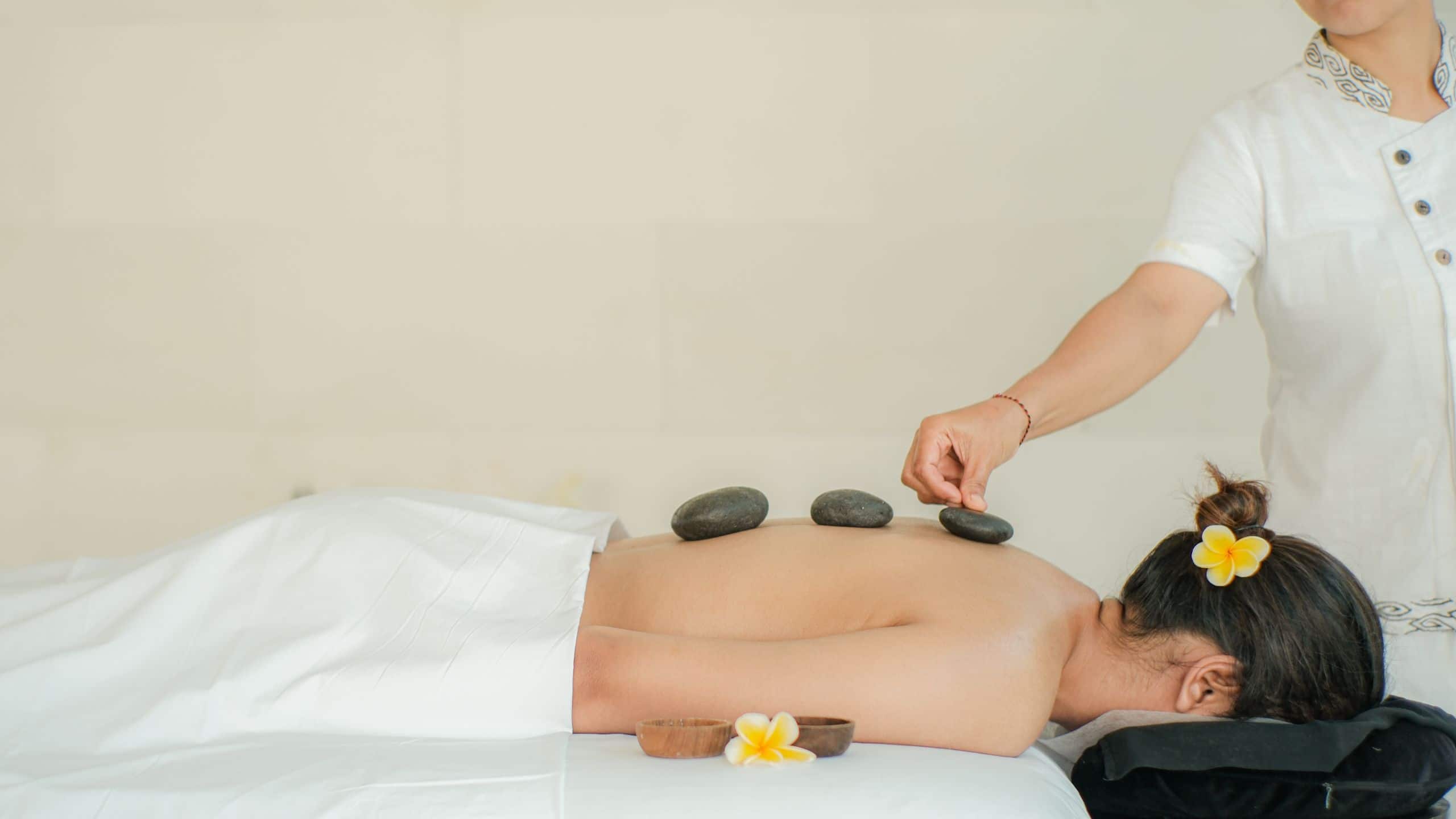 Alila Villas Uluwatu Warm Stone Therapy