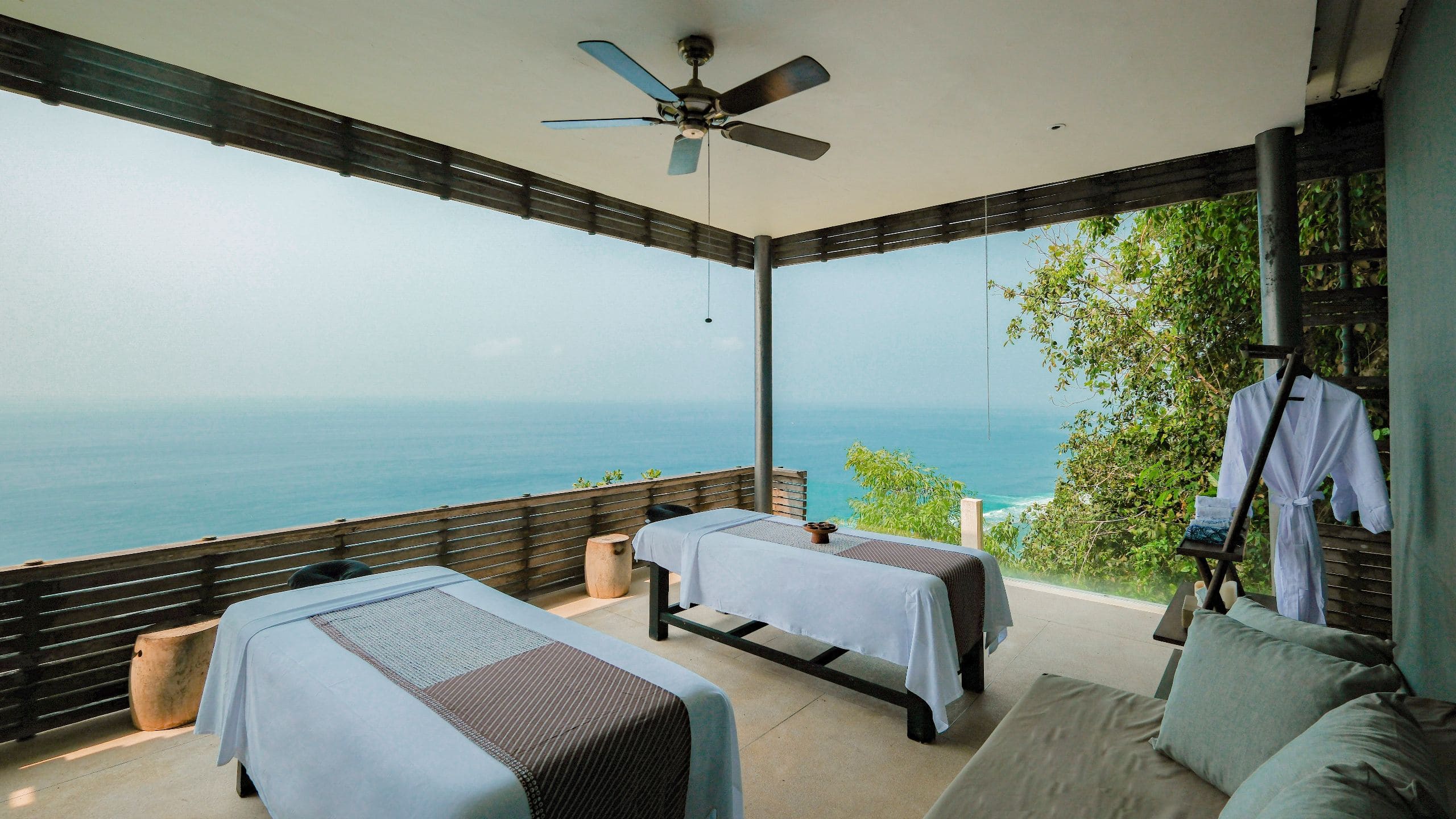 Alila Villas Uluwatu Cliff Edge Spa