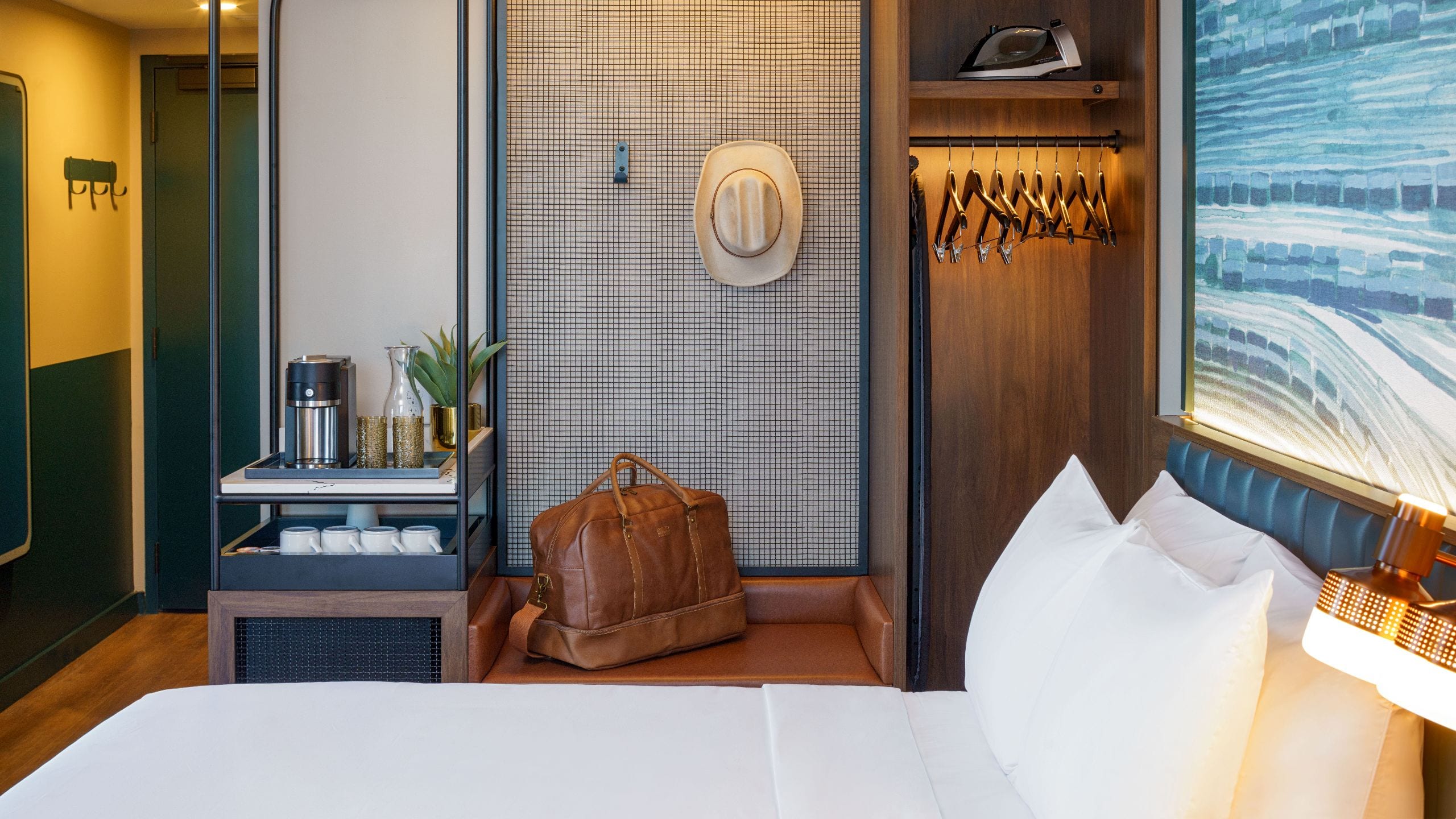 Caption by Hyatt Downtown Nashville Standard Wardrobe