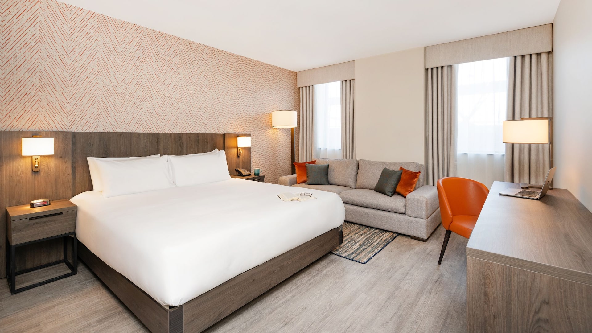 Hyatt House Leeds 1 King Bedroom