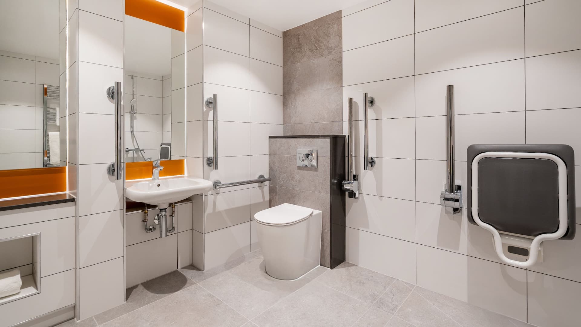 第 4，共 4 Hyatt Place Leeds Accessible Toilet
